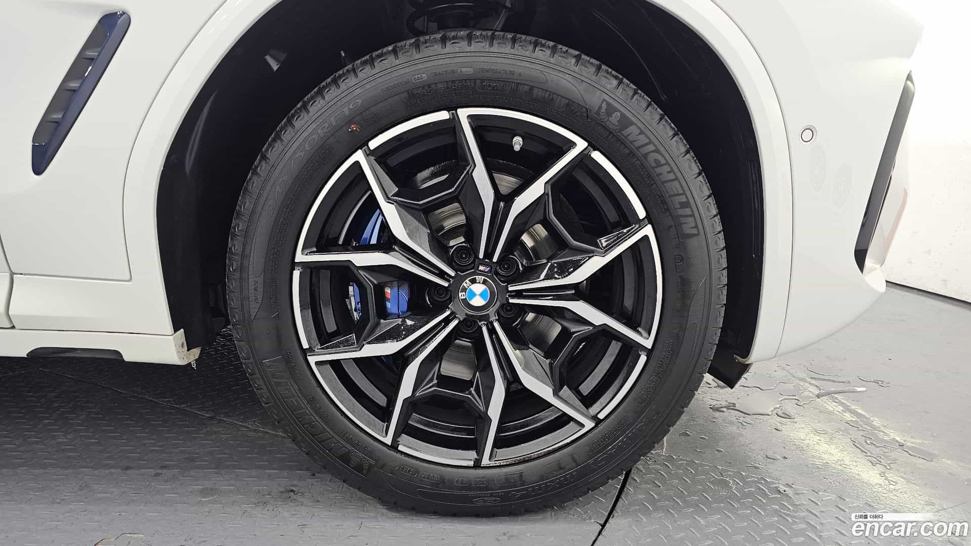 X4 BMW 2021.11-OUTER-005