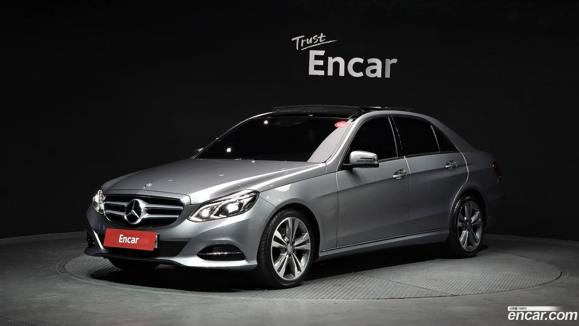 Main__Slider__Photo:E-Class Mercedes-Benz 2014.4-0