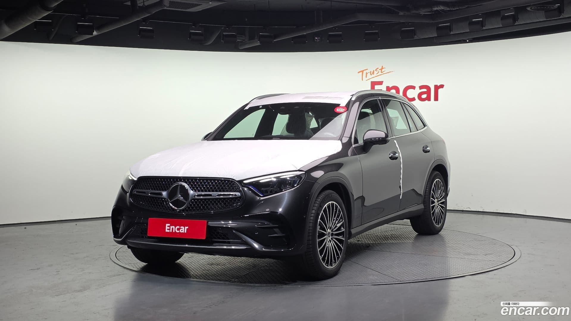 Main__Slider__Photo:GLC-Class Mercedes-Benz 2025.11-0