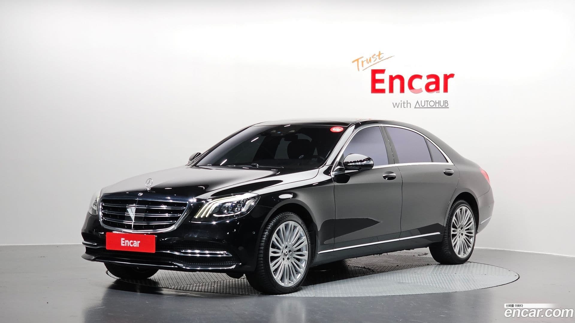 Main__Slider__Photo:S-Class Mercedes-Benz 2019.4-0