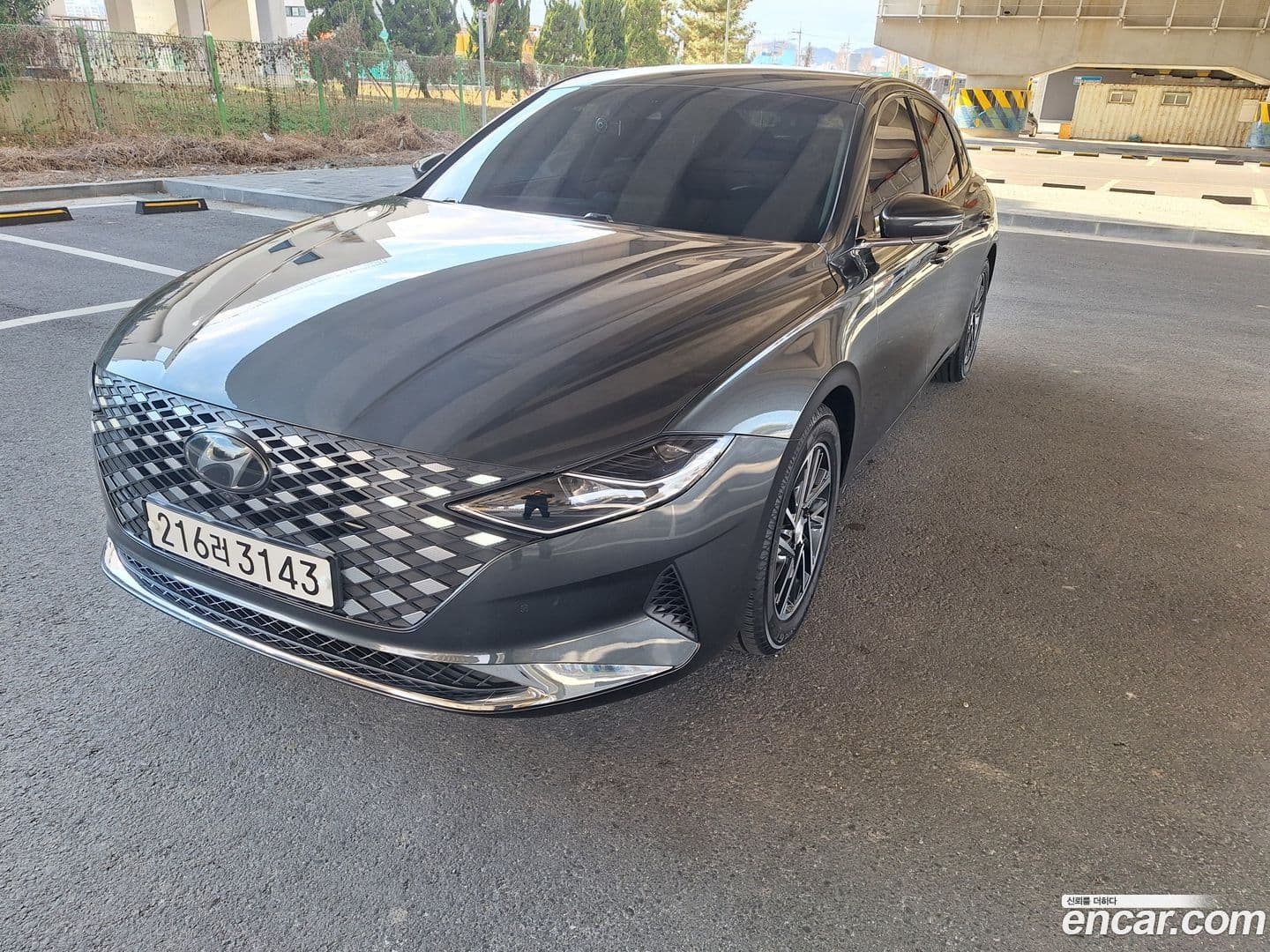 Main__Slider__Photo:Grandeur Hyundai 2020.9-0