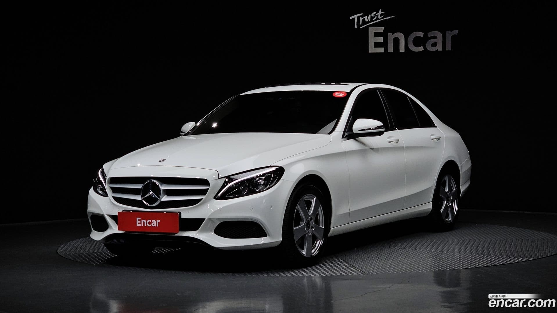 Main__Slider__Photo:C-Class Mercedes-Benz 2017.8-0