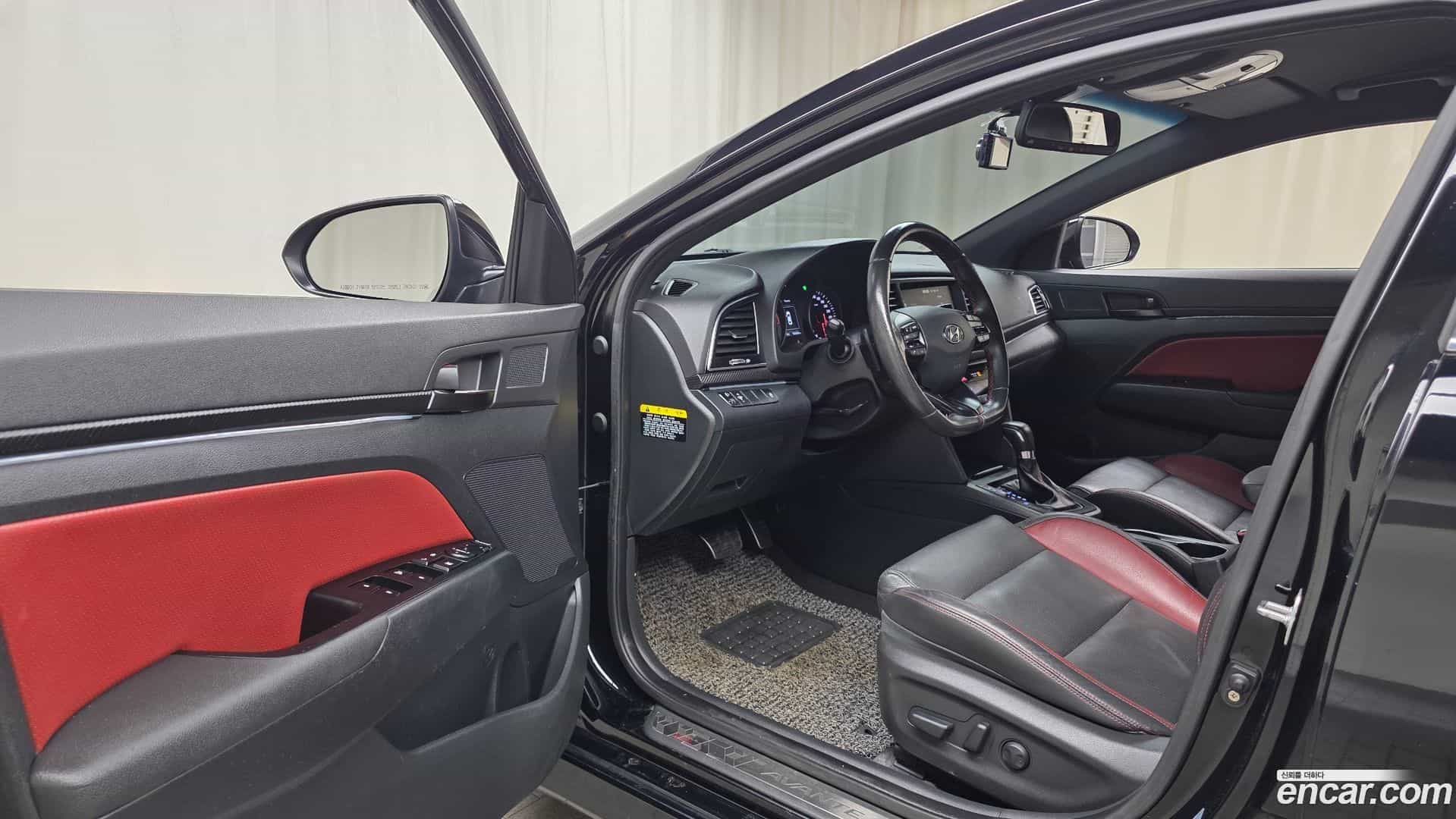 AVANTE Hyundai 2018.6-INNER-010