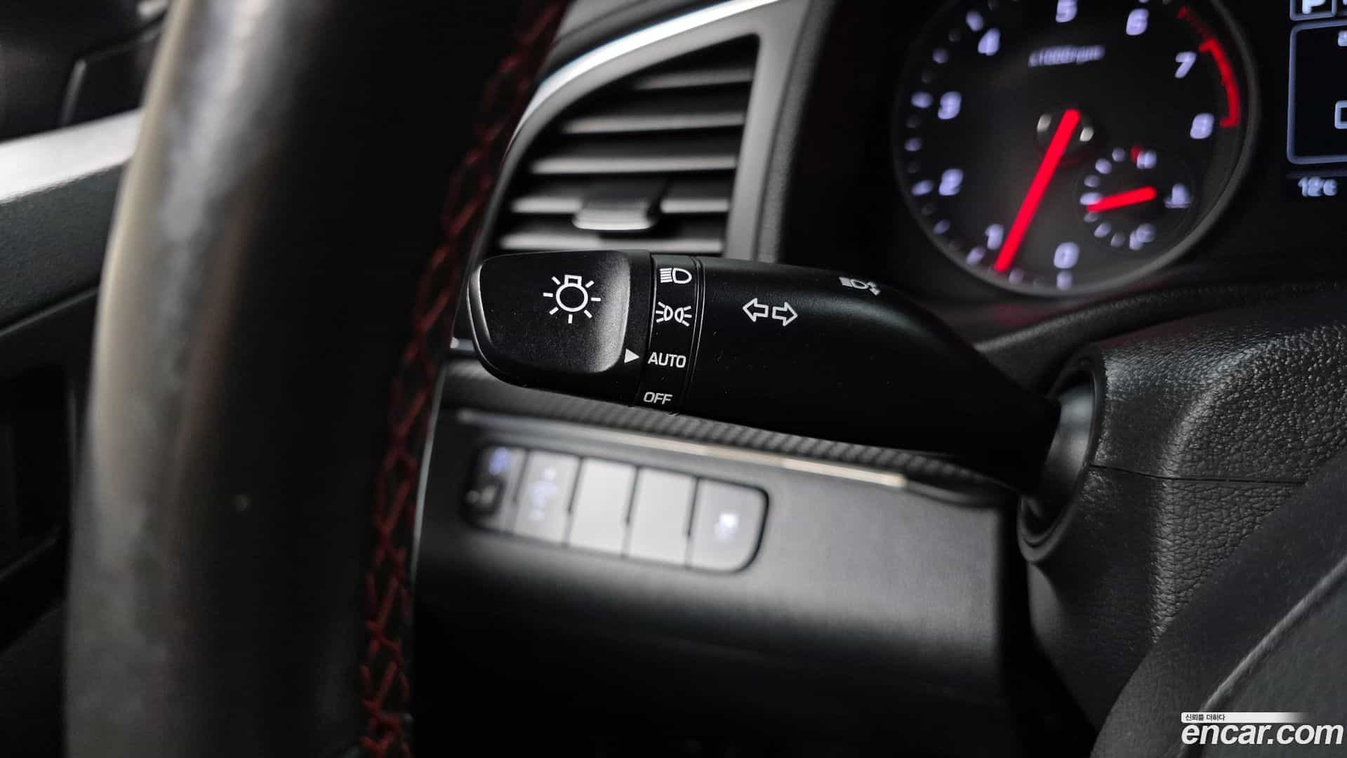 AVANTE Hyundai 2018.6-OPTION-022