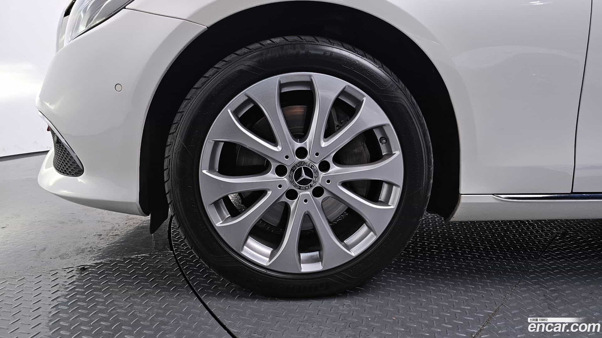 E-Class Mercedes-Benz 2017.5-OUTER-005
