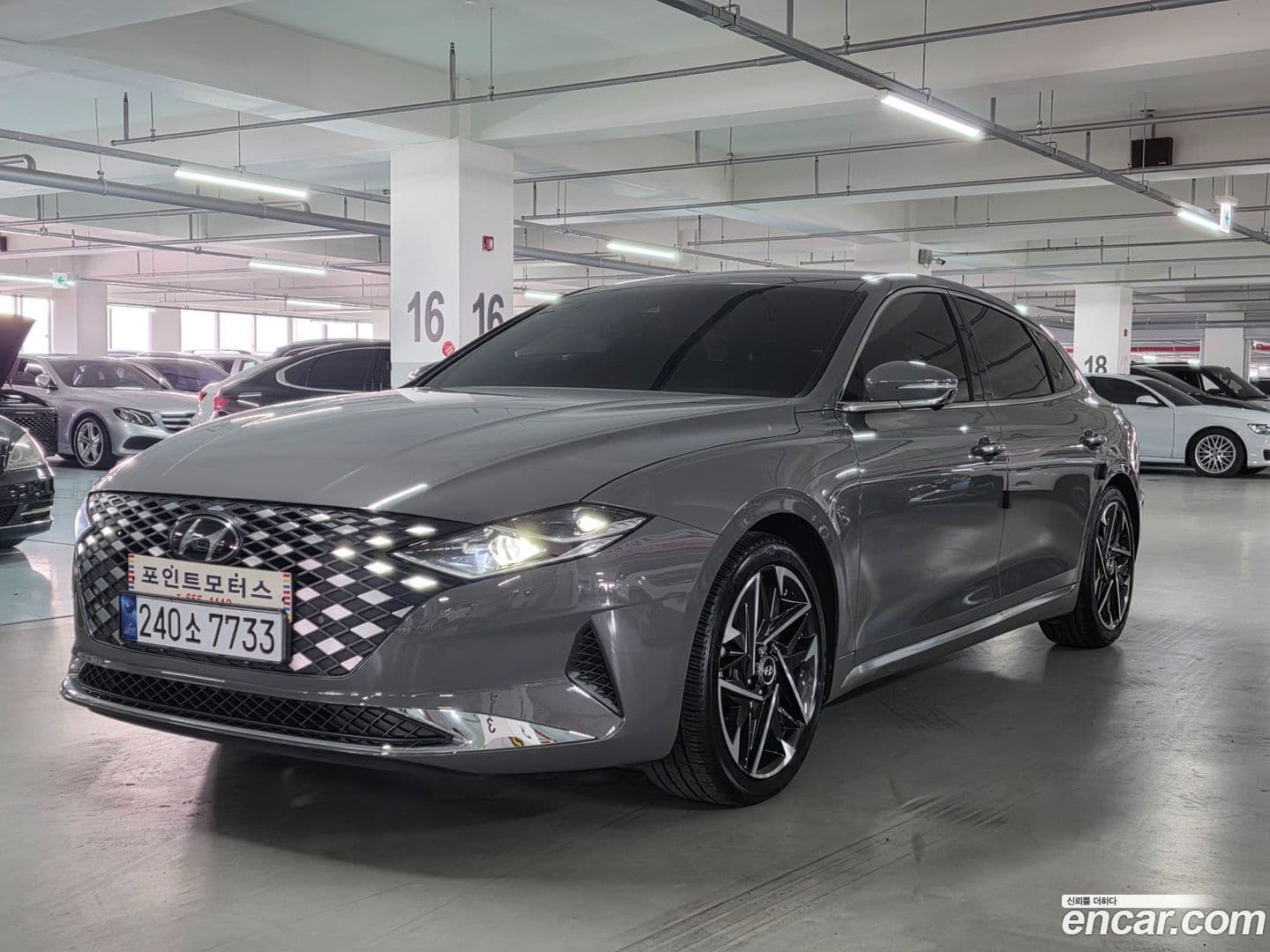 Main__Slider__Photo:Grandeur Hyundai 2021.1-0