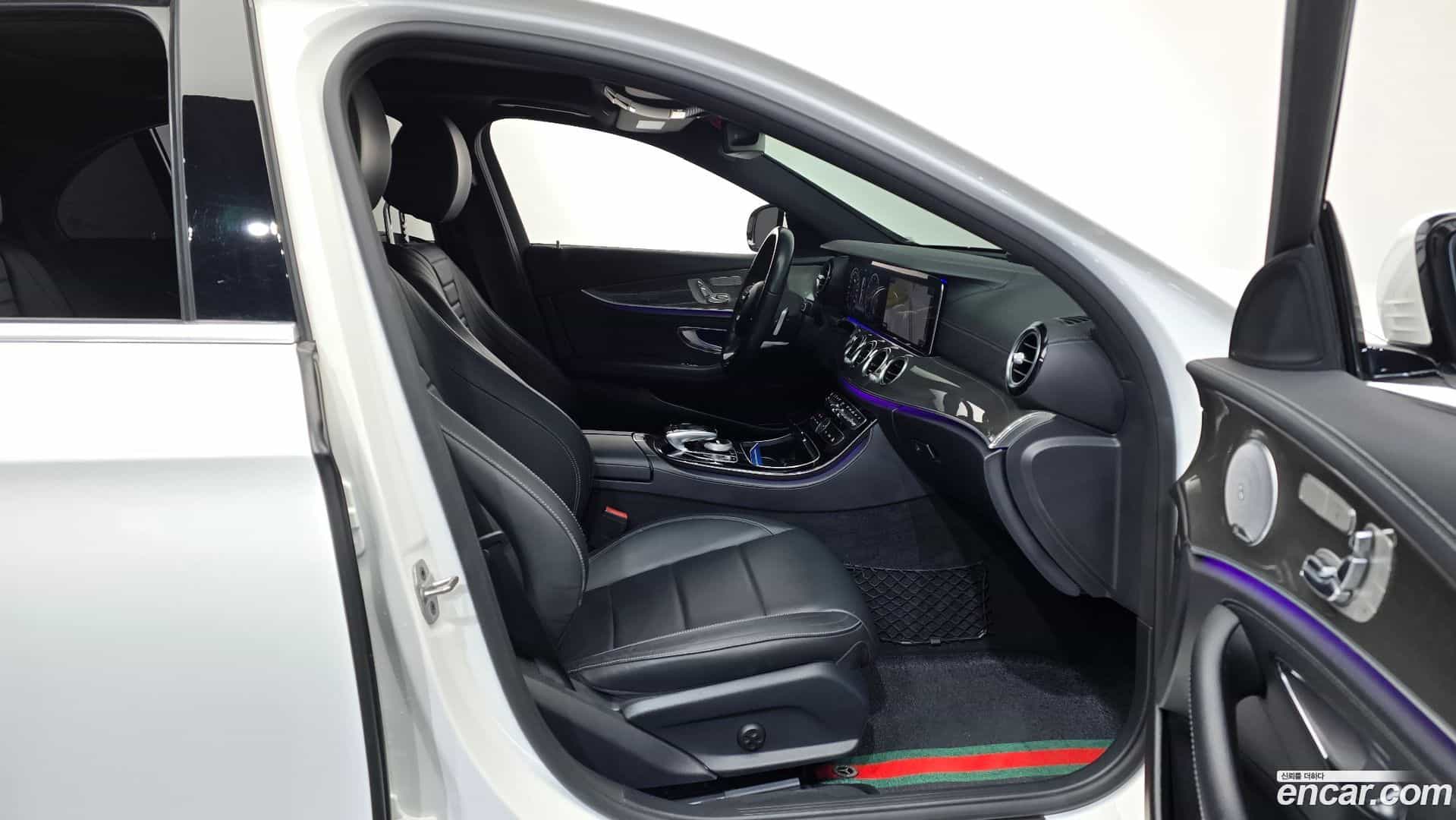E-Class Mercedes-Benz 2019.11-OPTION-015