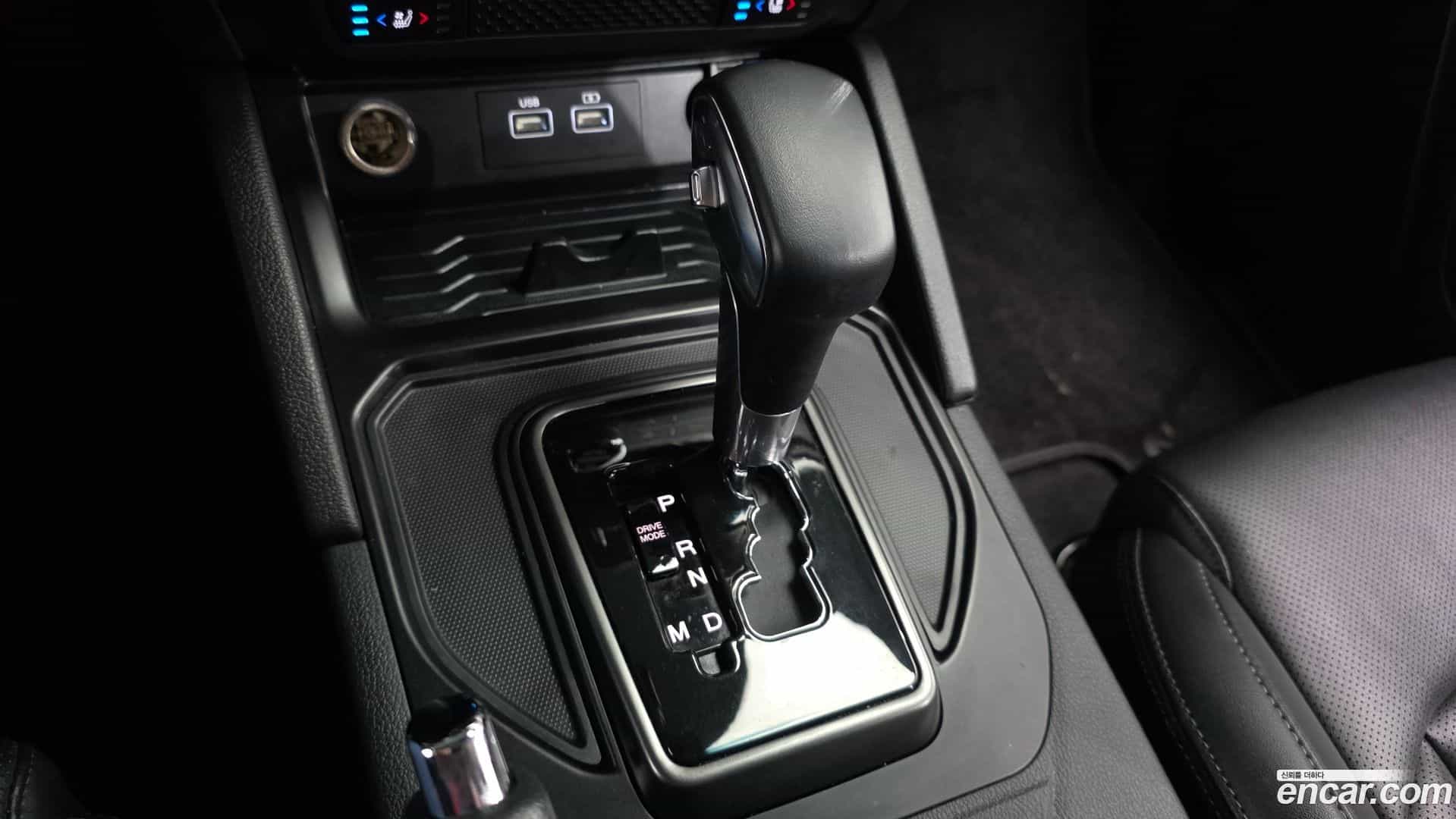 Rexton KG Mobility 2022.2-INNER-009