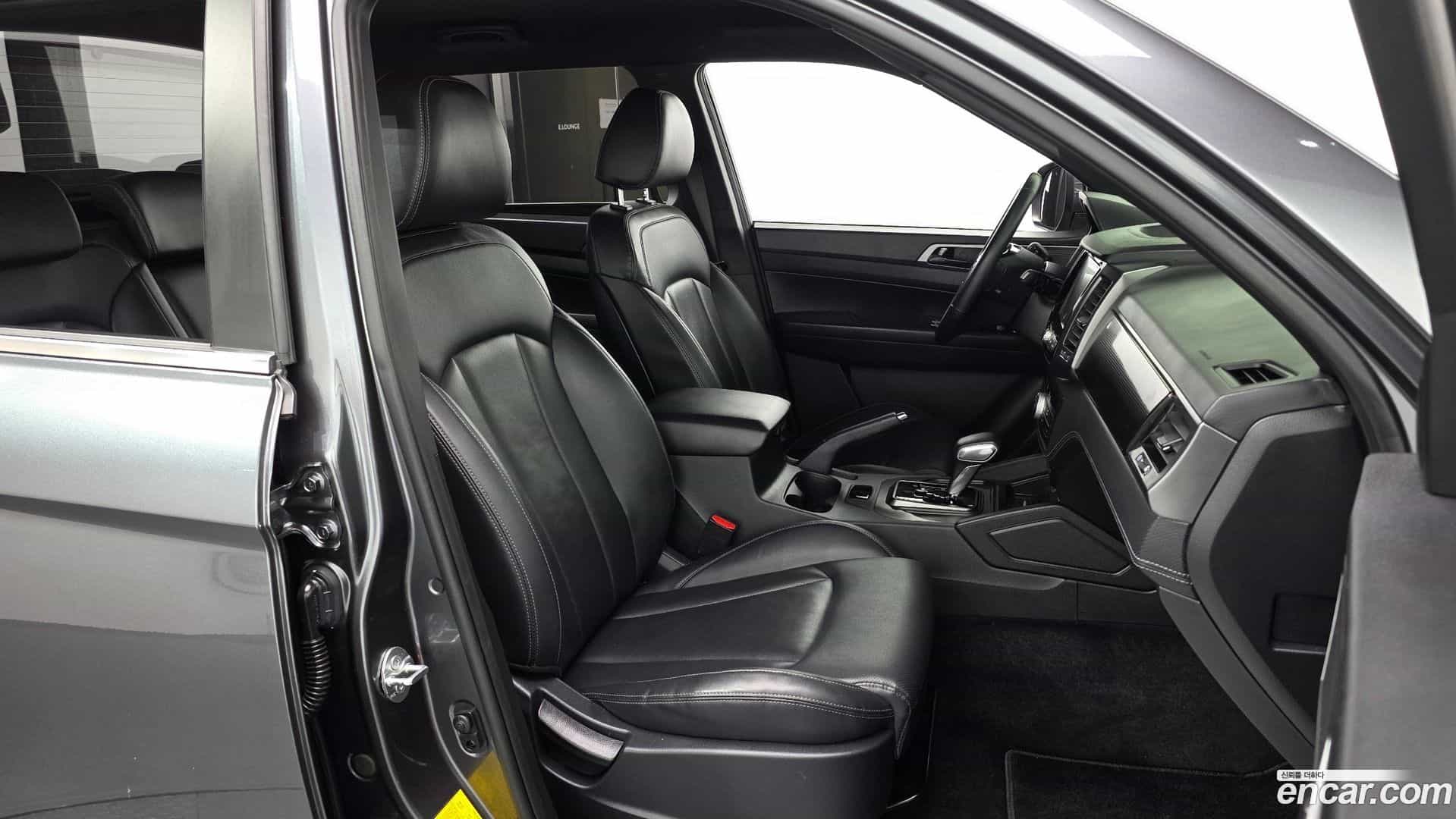 Rexton KG Mobility 2022.2-INNER-010