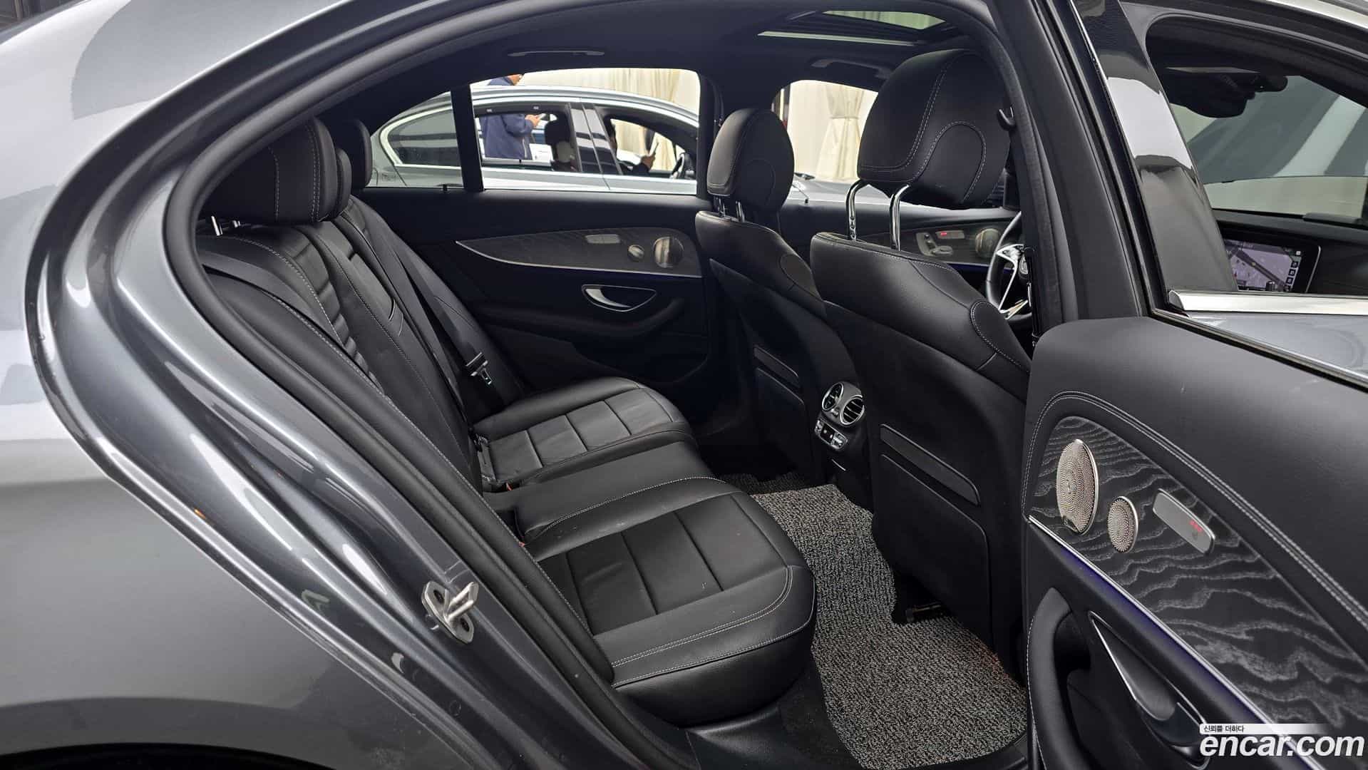 E-Class Mercedes-Benz 2022.11-OPTION-016