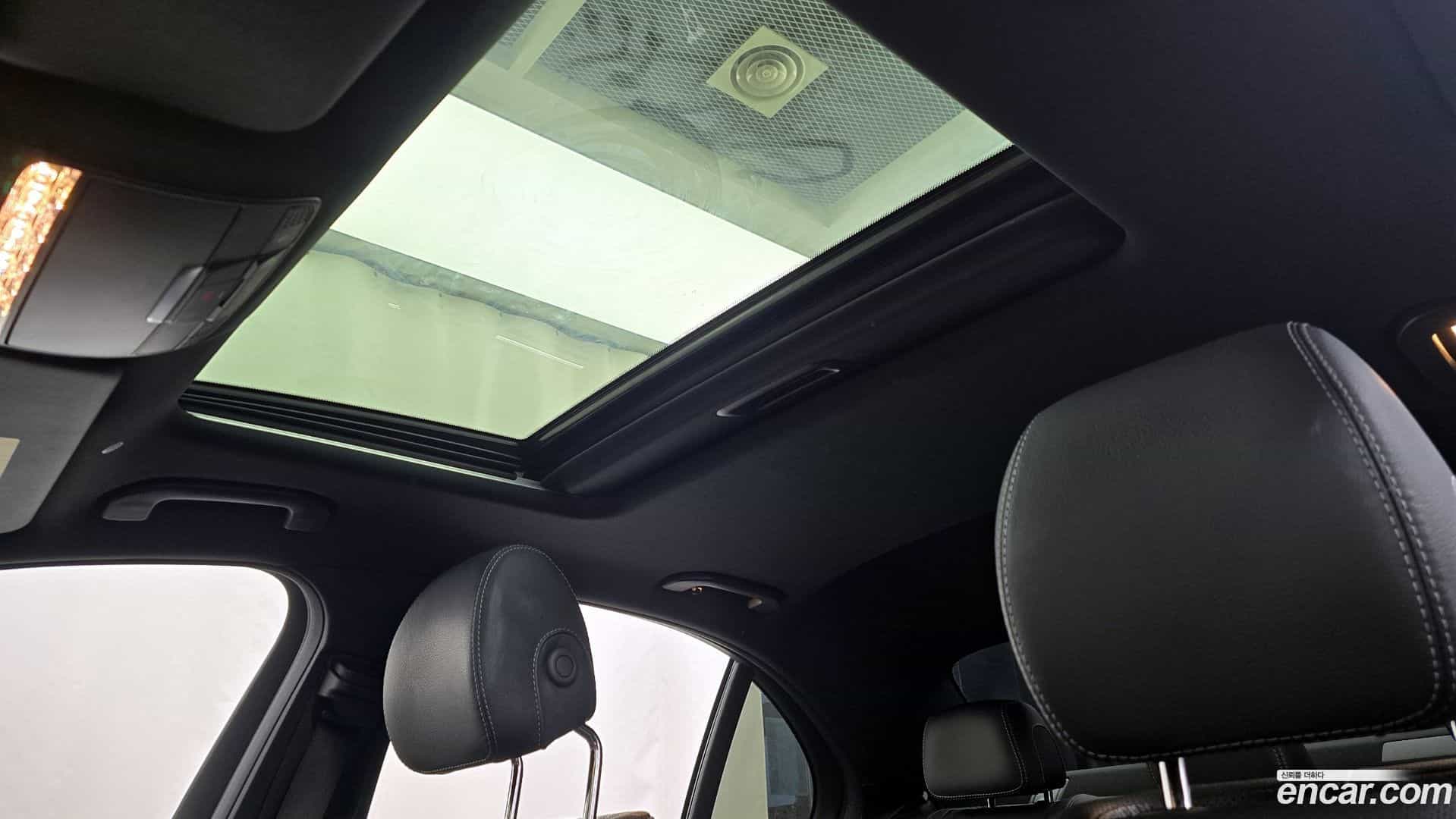 E-Class Mercedes-Benz 2022.11-OPTION-022