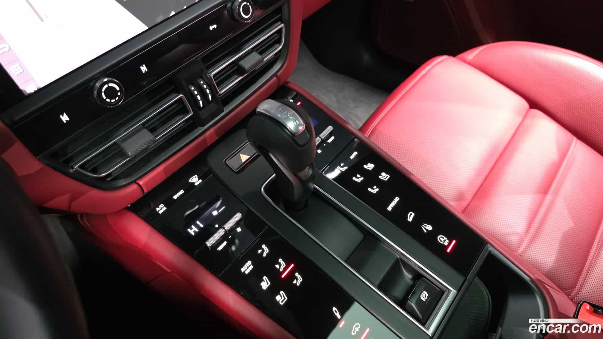 Macan Porsche 2022.3-INNER-009
