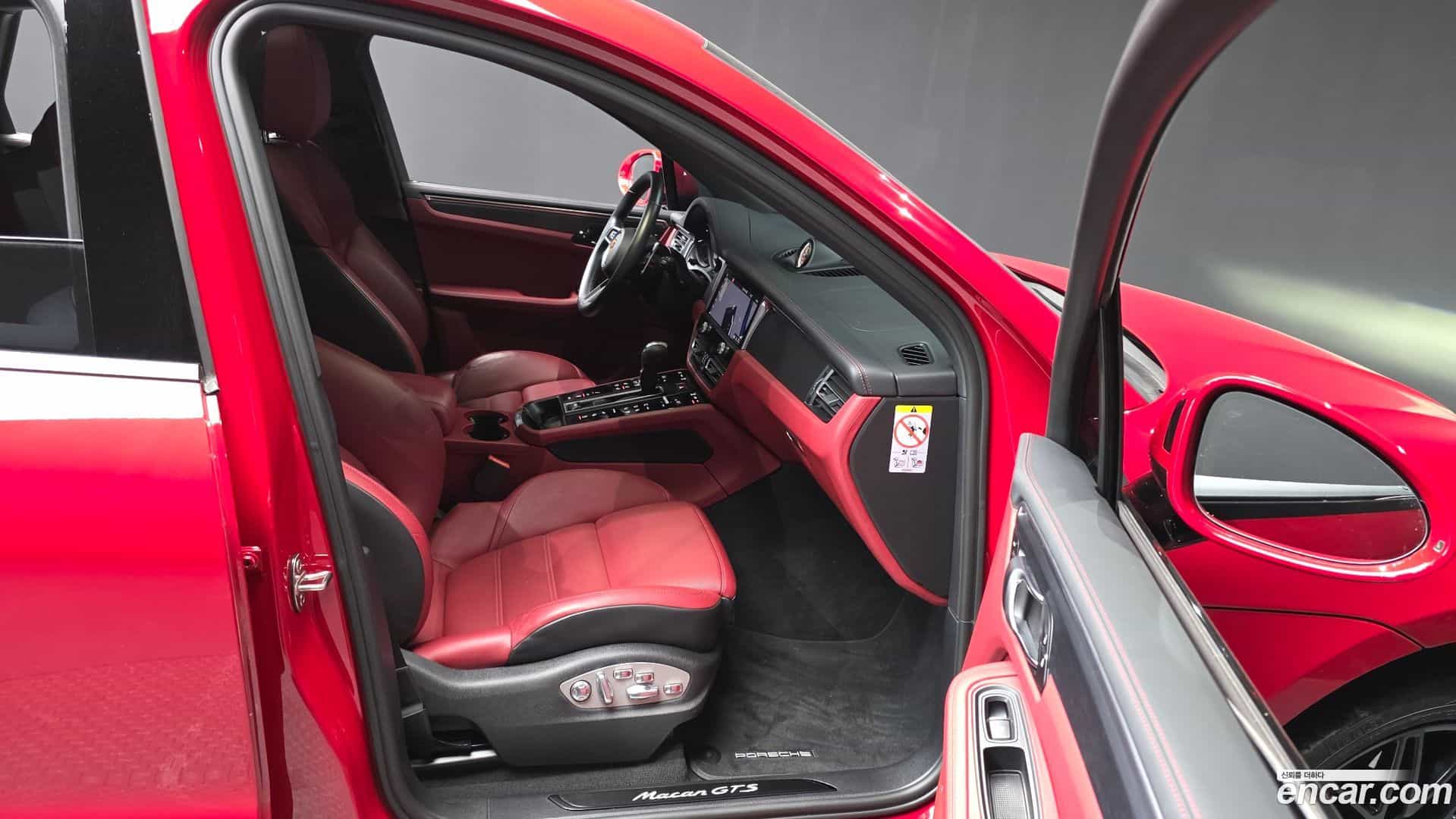 Macan Porsche 2022.3-OPTION-015