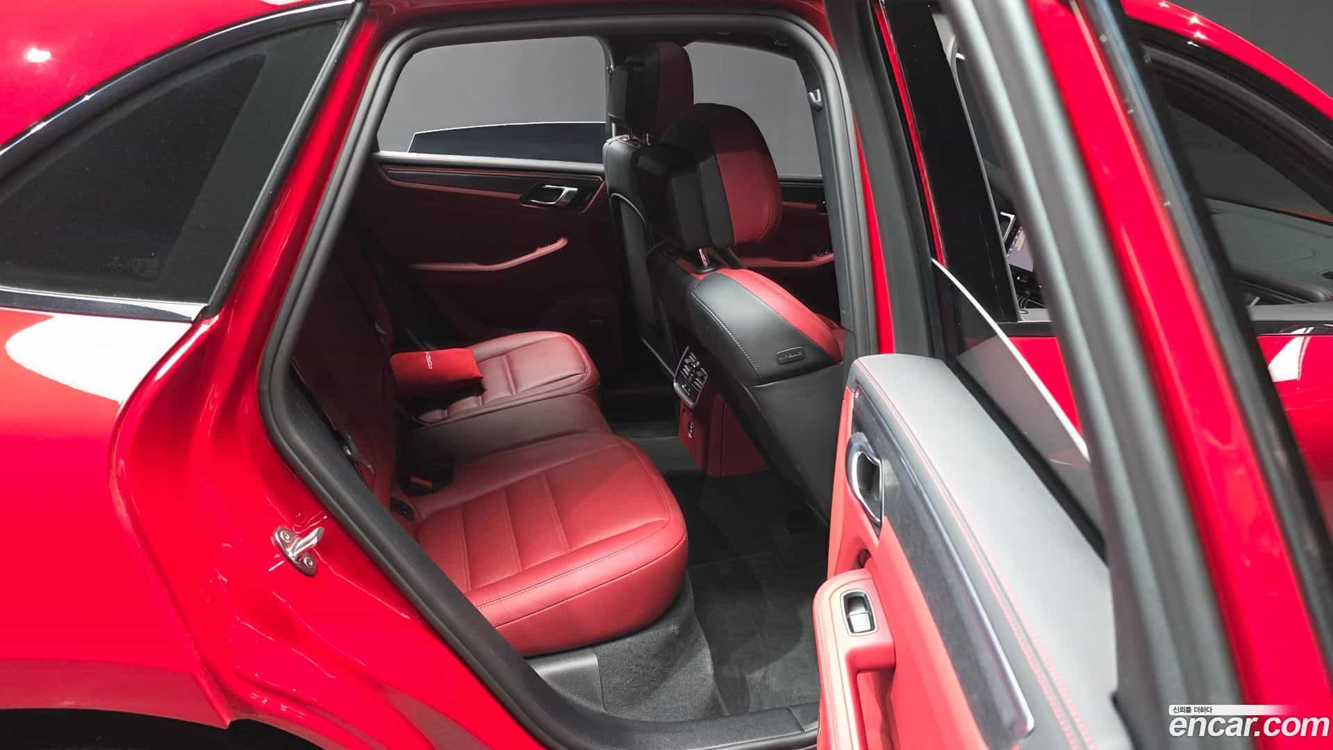 Macan Porsche 2022.3-OPTION-016