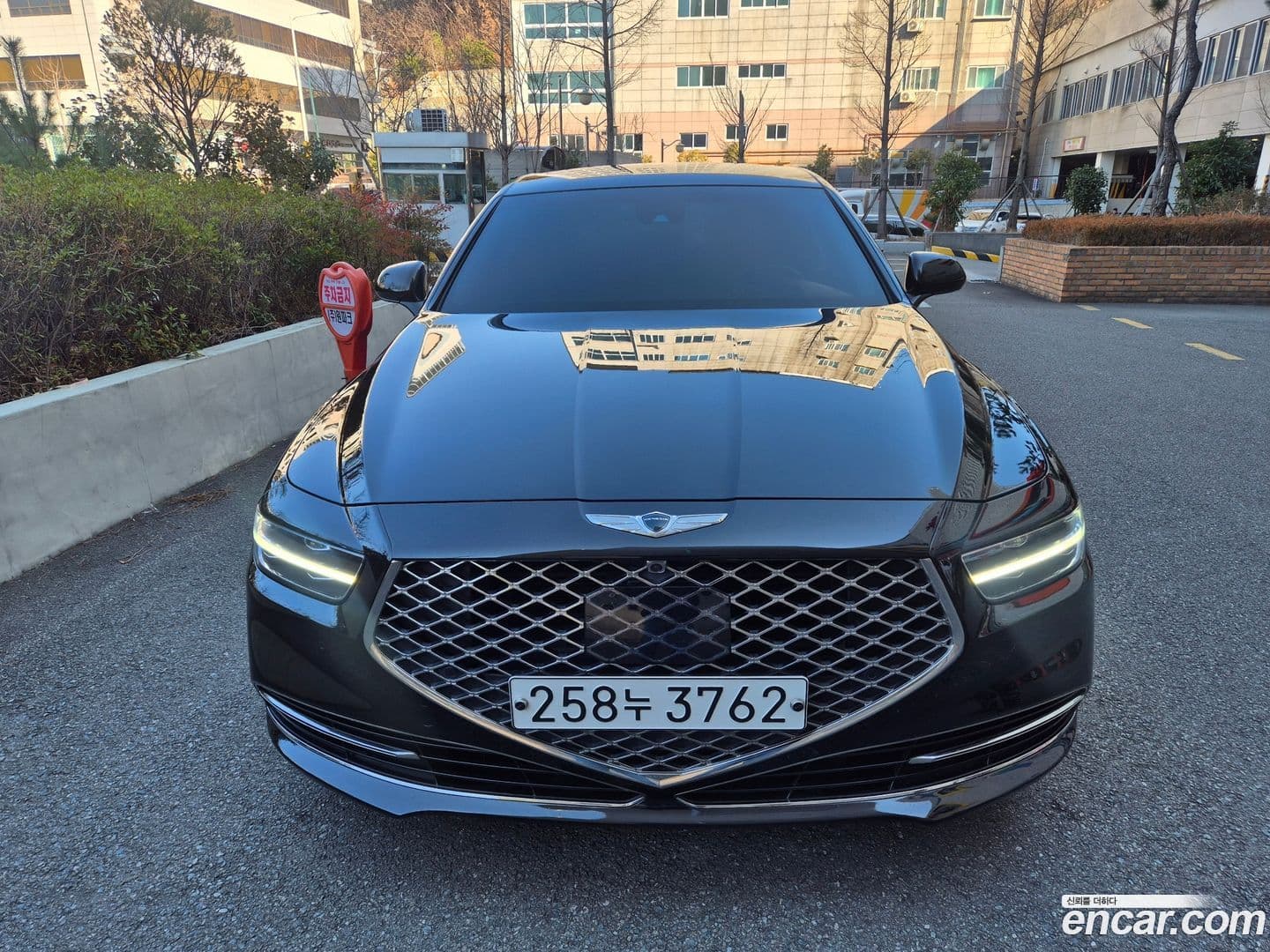 Main__Slider__Photo:G90 Genesis 2020.1-0