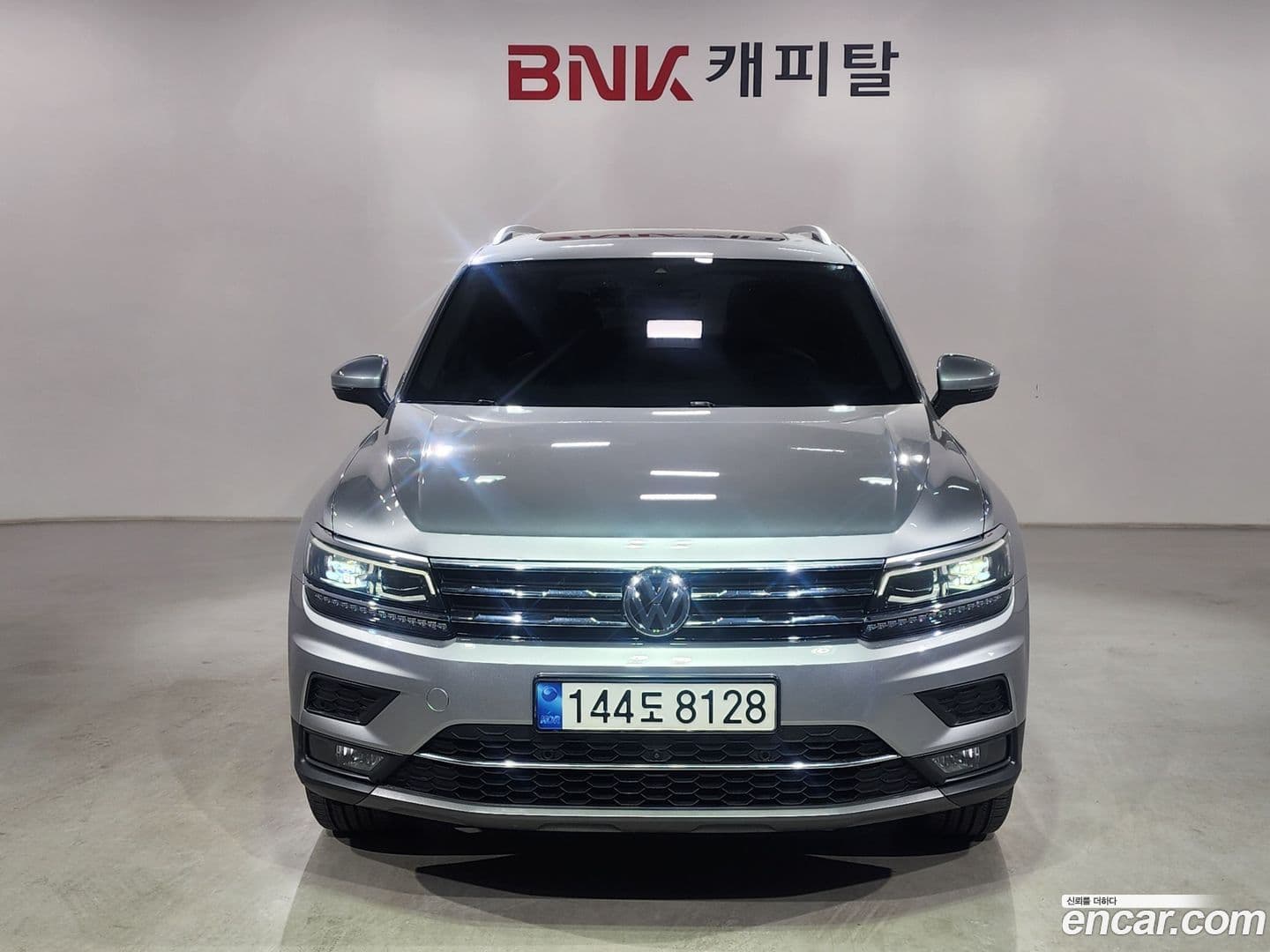 Main__Slider__Photo:Tiguan Volkswagen 2020.11-0