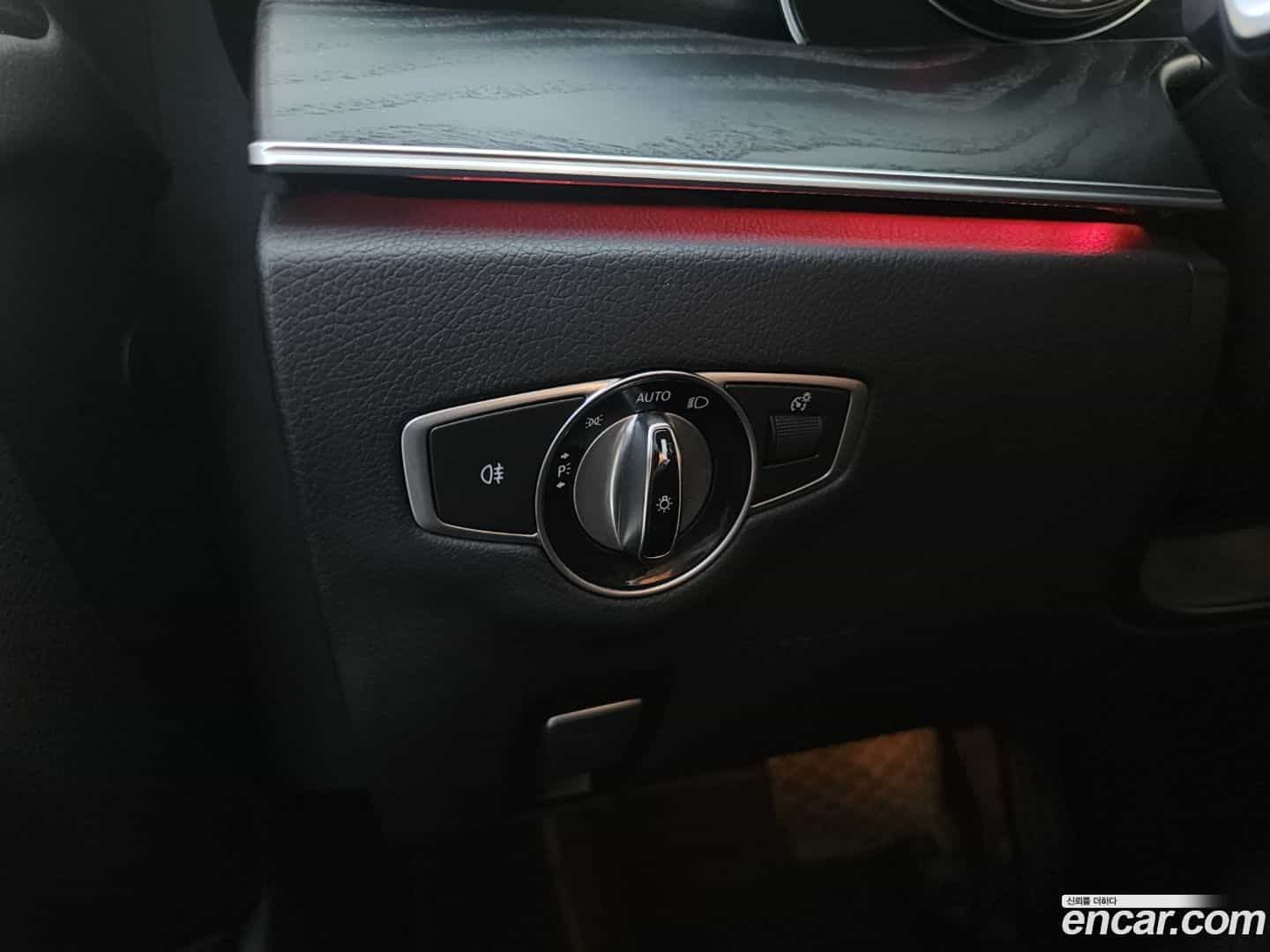 E-Class Mercedes-Benz 2016.9-OPTION-017