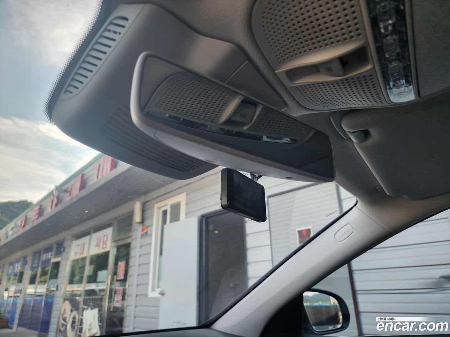 E-Class Mercedes-Benz 2016.9-OPTION-019