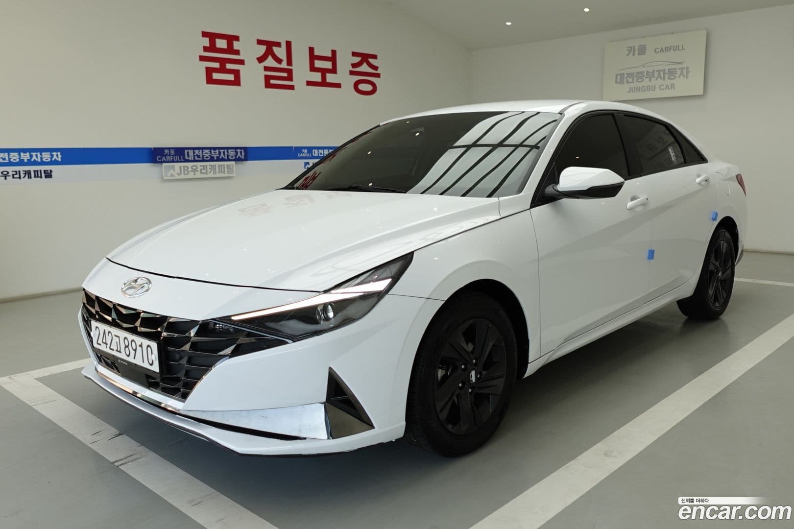 Main__Slider__Photo:AVANTE Hyundai 2022.8-0