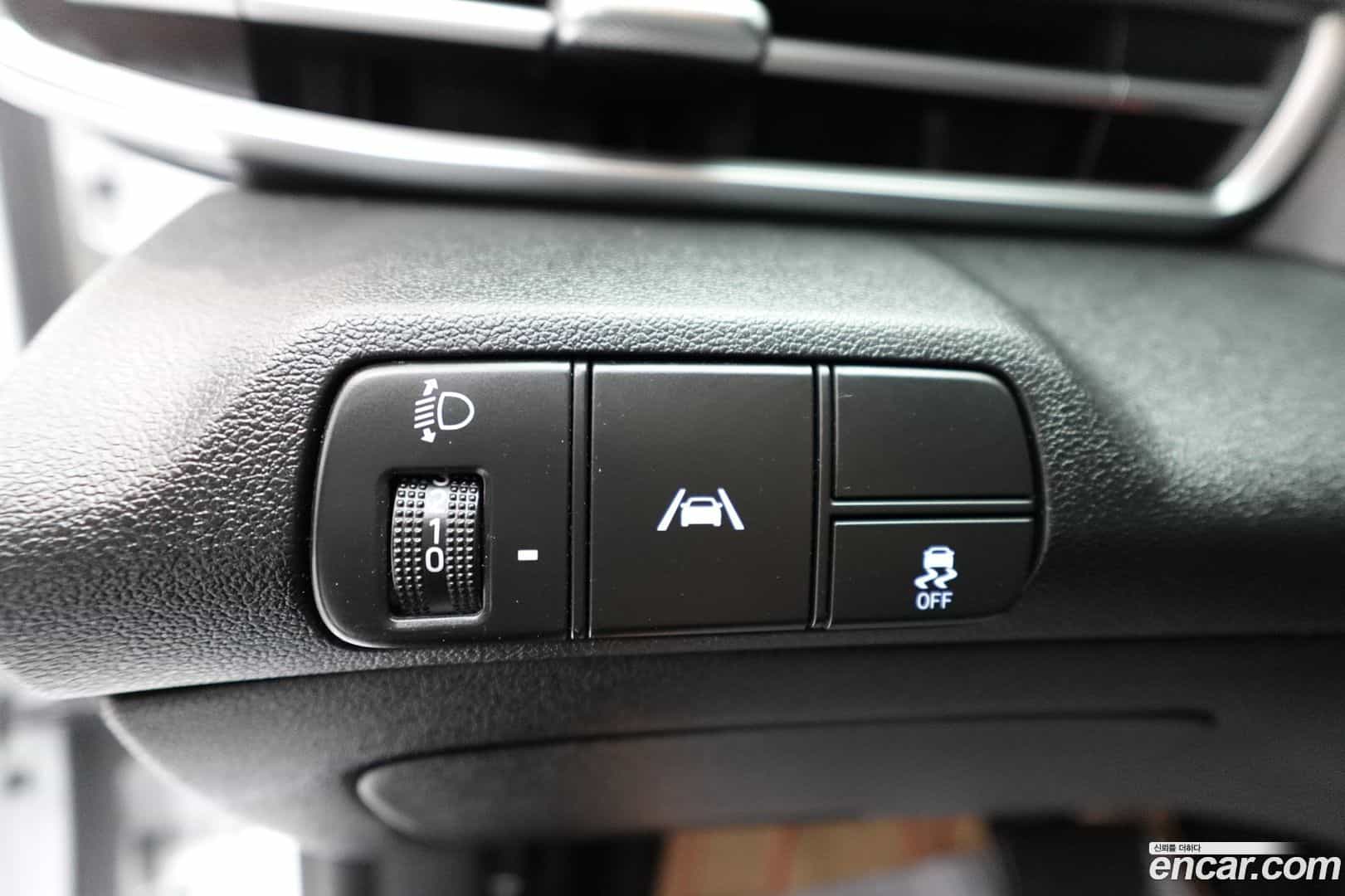 AVANTE Hyundai 2022.8-OPTION-021