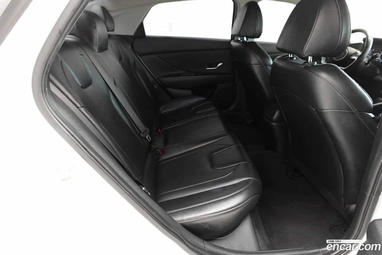 AVANTE Hyundai 2022.8-OPTION-022