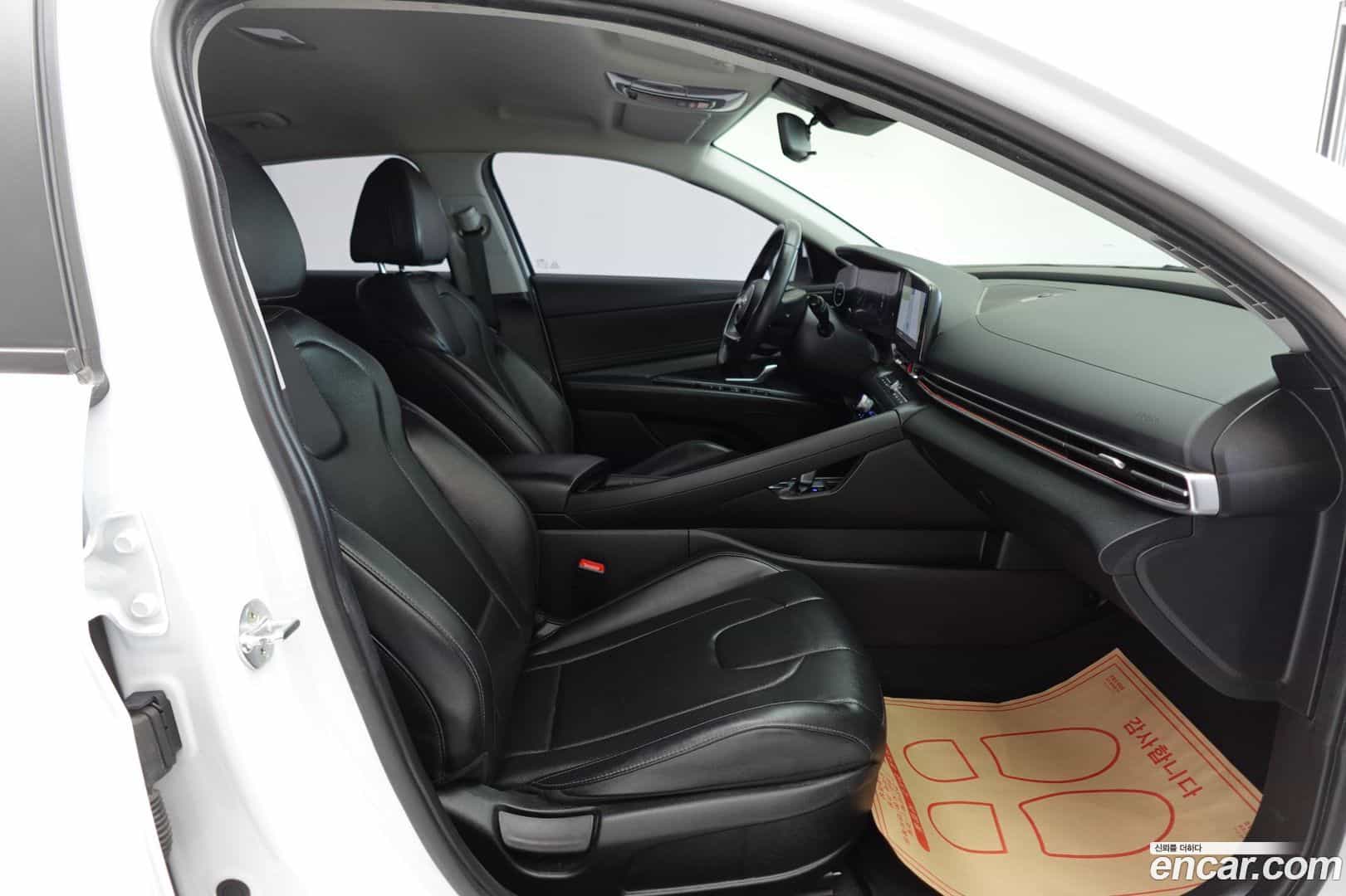 AVANTE Hyundai 2022.8-OPTION-023