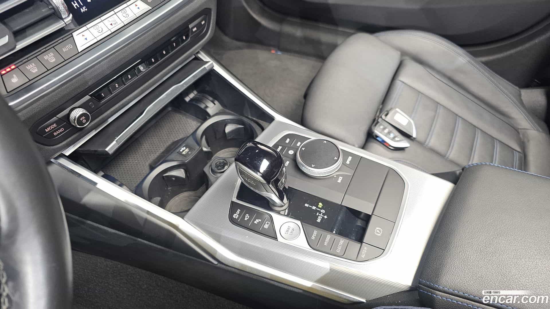 3-Series BMW 2022.0-INNER-009