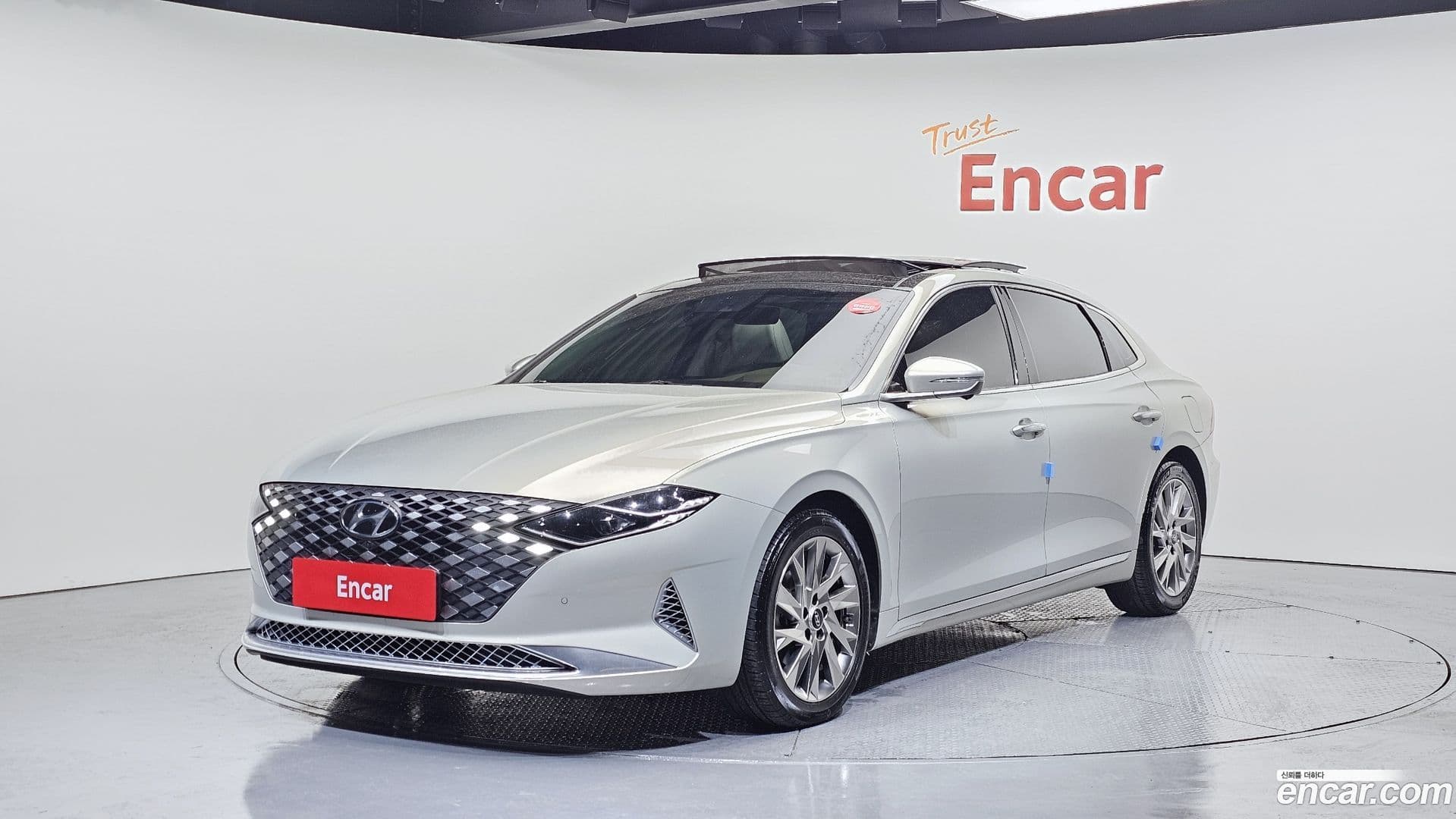 Main__Slider__Photo:Grandeur Hyundai 2020.11-0