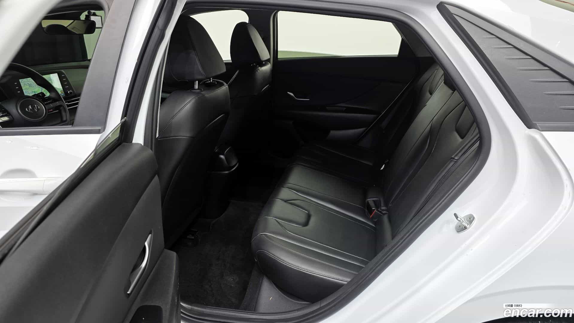 AVANTE Hyundai 2020.10-OPTION-023