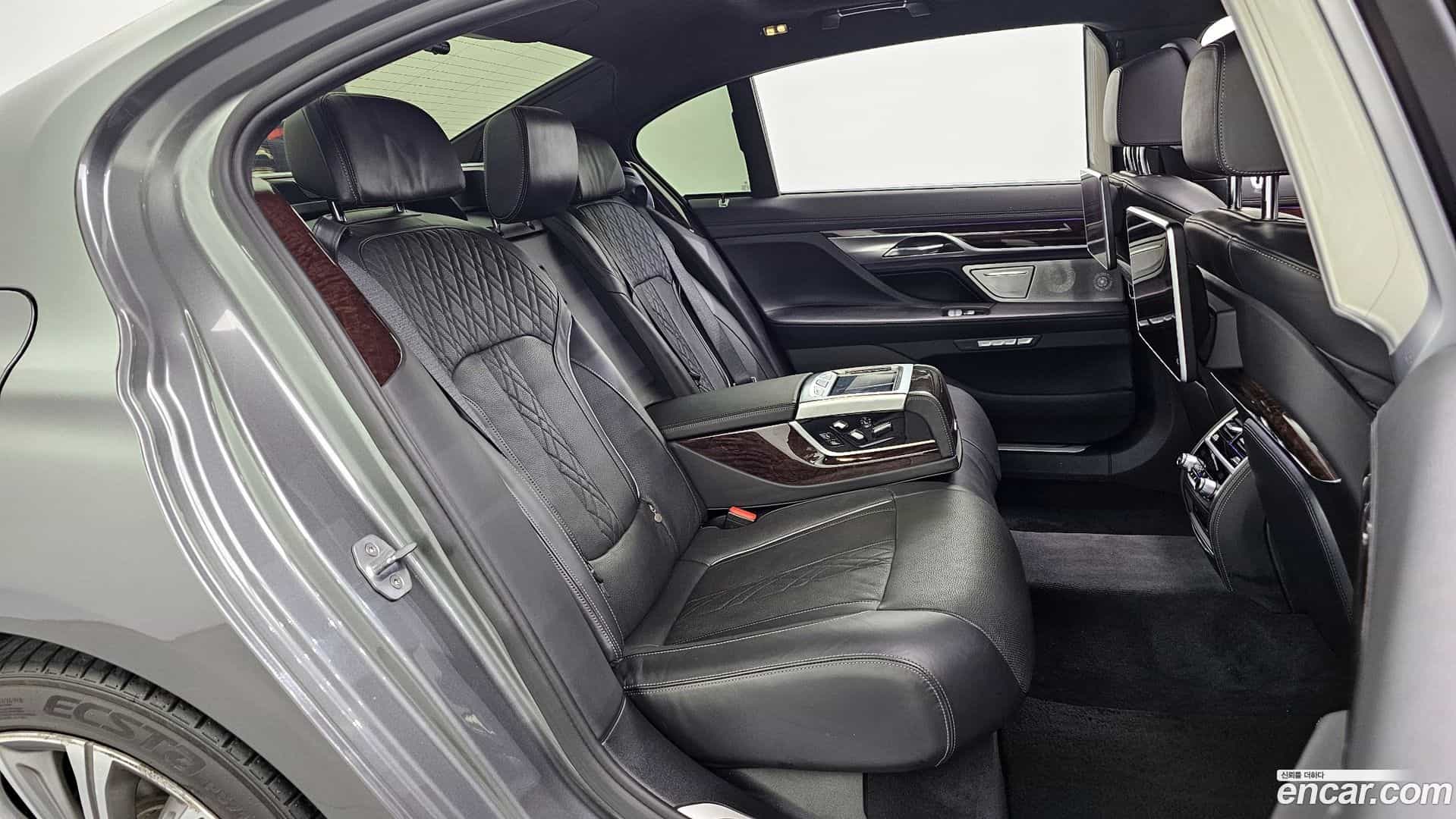 7-Series BMW 2015.11-OPTION-016