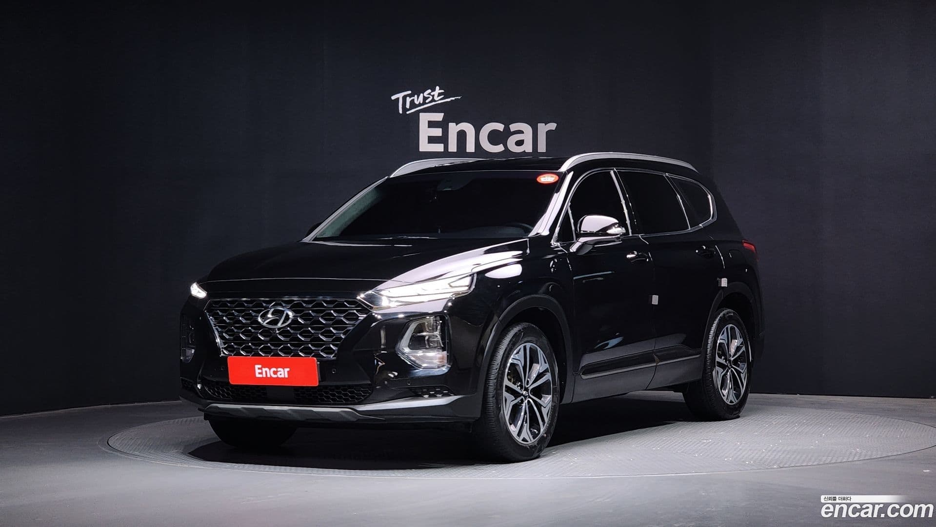 Main__Slider__Photo:Santafe Hyundai 2020.0-0