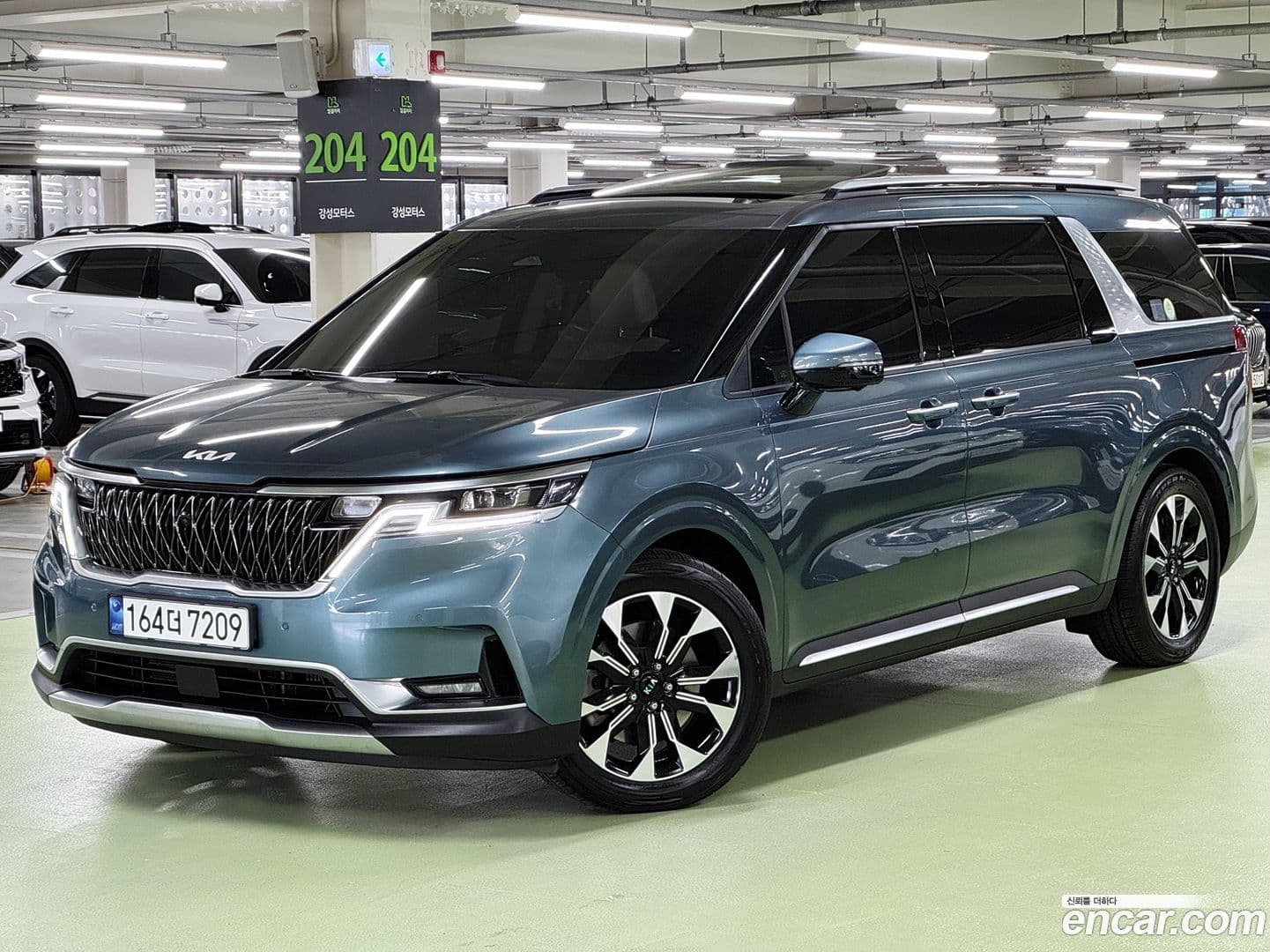 Main__Slider__Photo:Canival Kia 2021.0-0