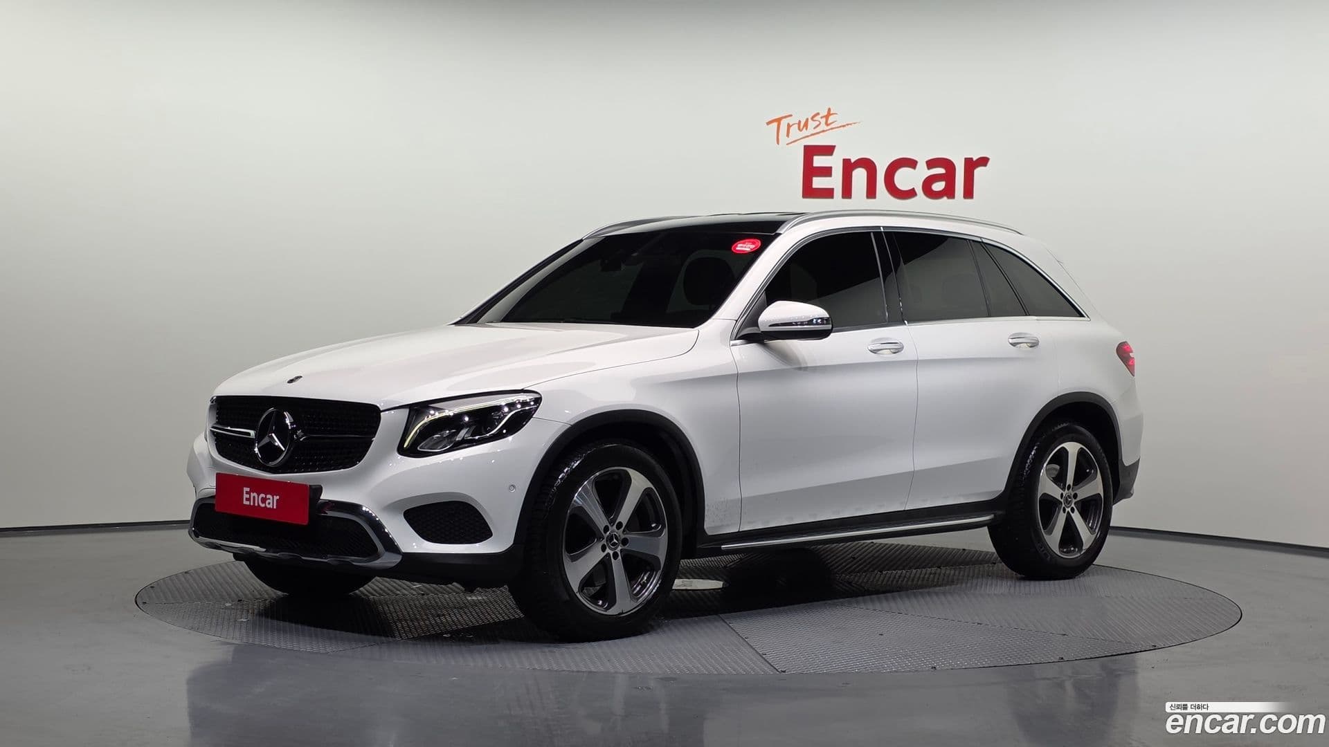 Main__Slider__Photo:GLC-Class Mercedes-Benz 2019.7-0