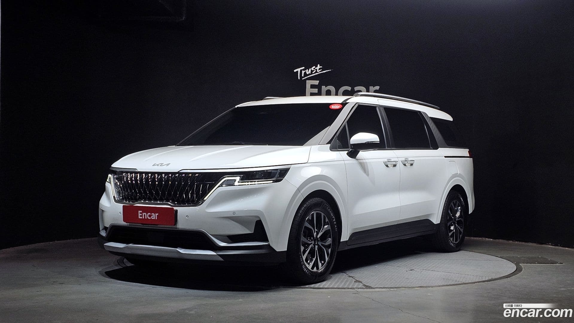 Main__Slider__Photo:Canival Kia 2023.10-0