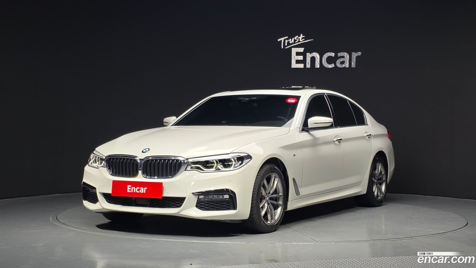 Main__Slider__Photo:5-Series BMW 2017.9-0