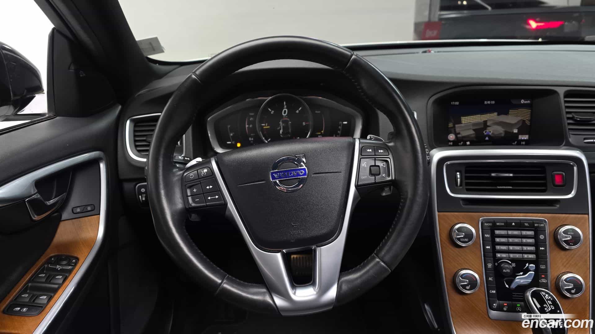V60 Volvo 2017.8-OPTION-017