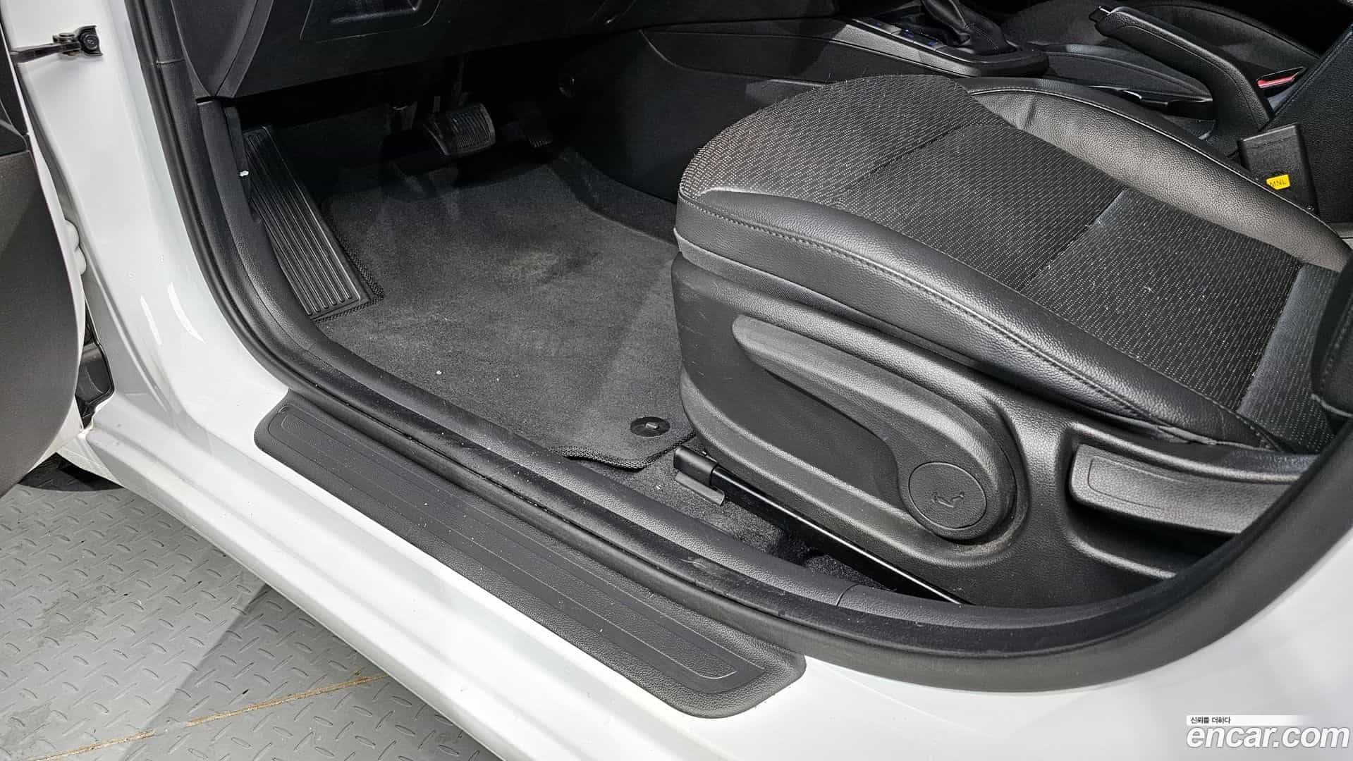 AVANTE Hyundai 2019.9-OPTION-019