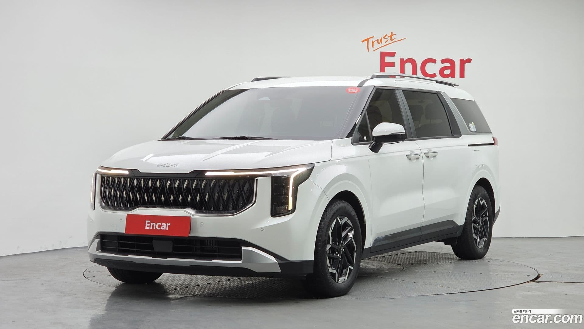 Main__Slider__Photo:Canival Kia 2024.2-0