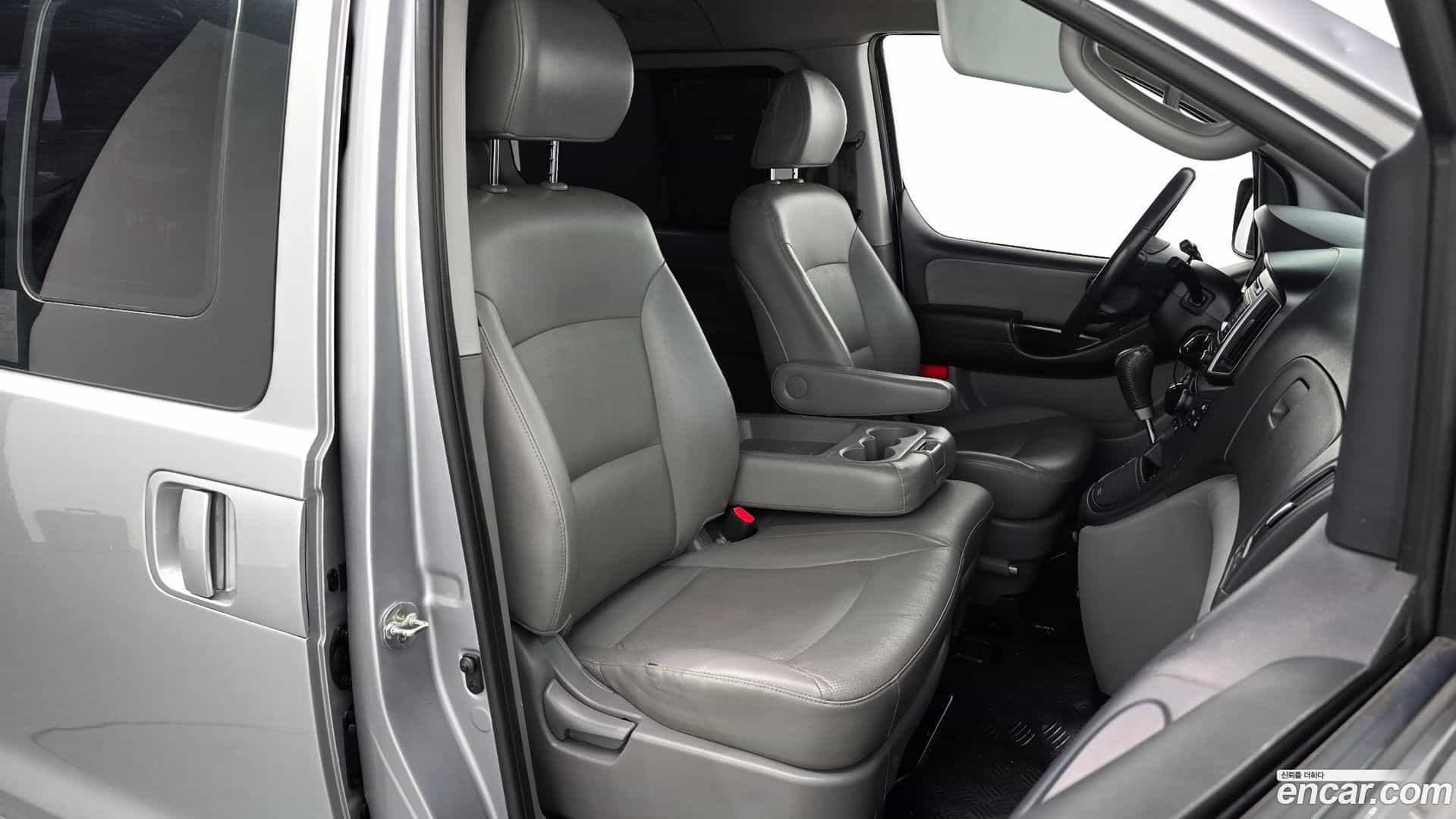 Starex Hyundai 2017.3-INNER-010