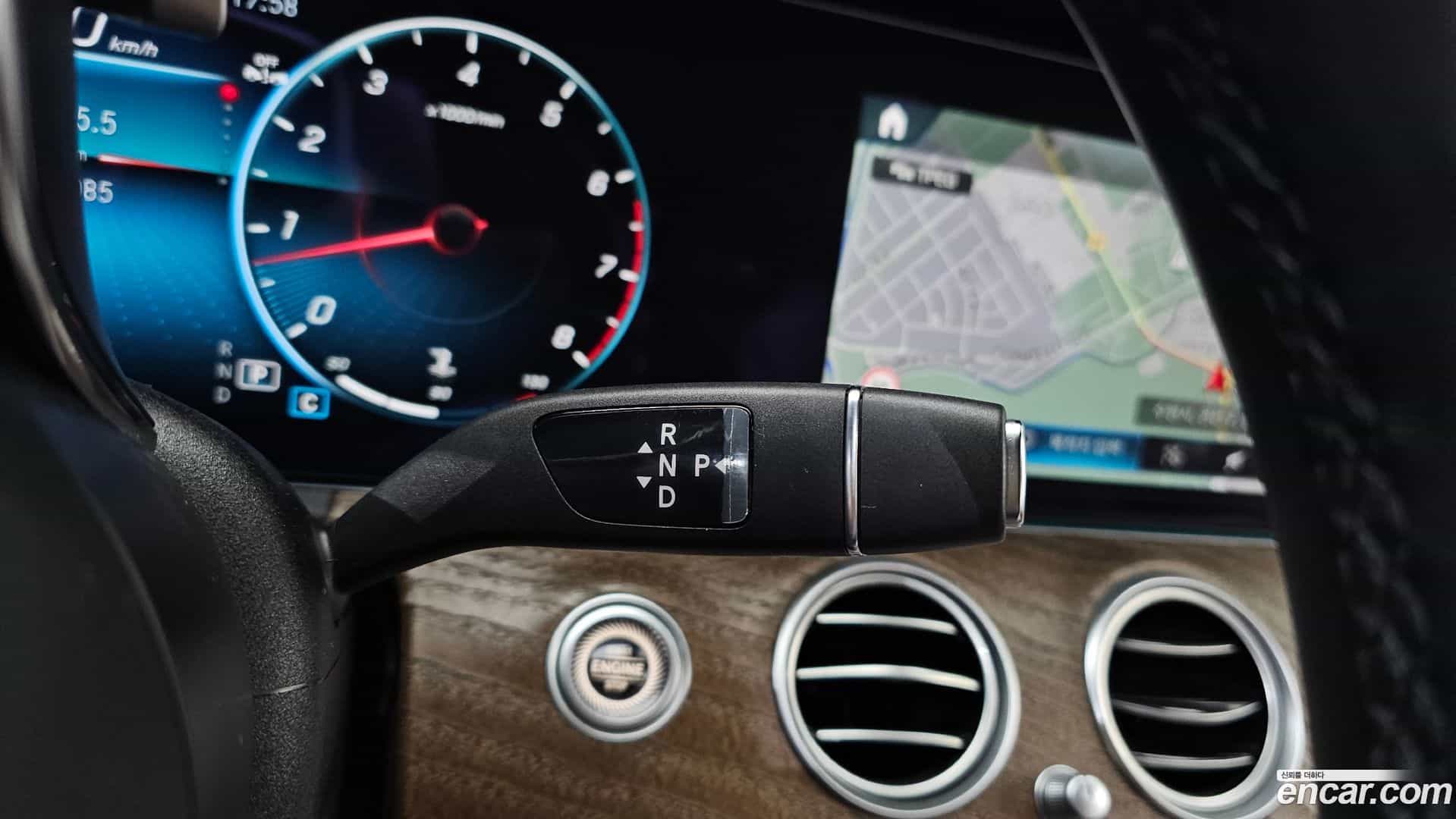 E-Class Mercedes-Benz 2022.1-INNER-009