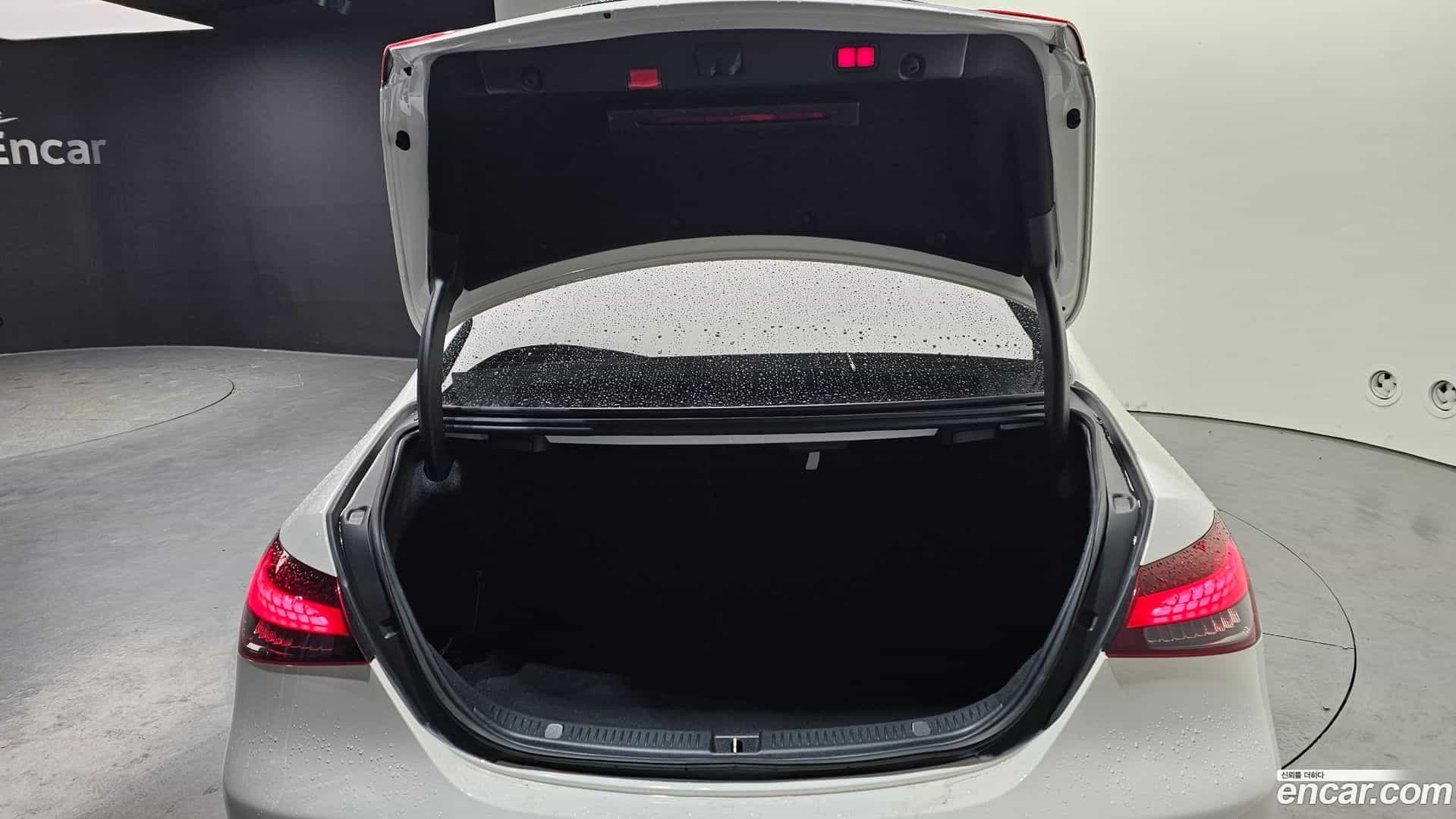 E-Class Mercedes-Benz 2022.1-OPTION-024