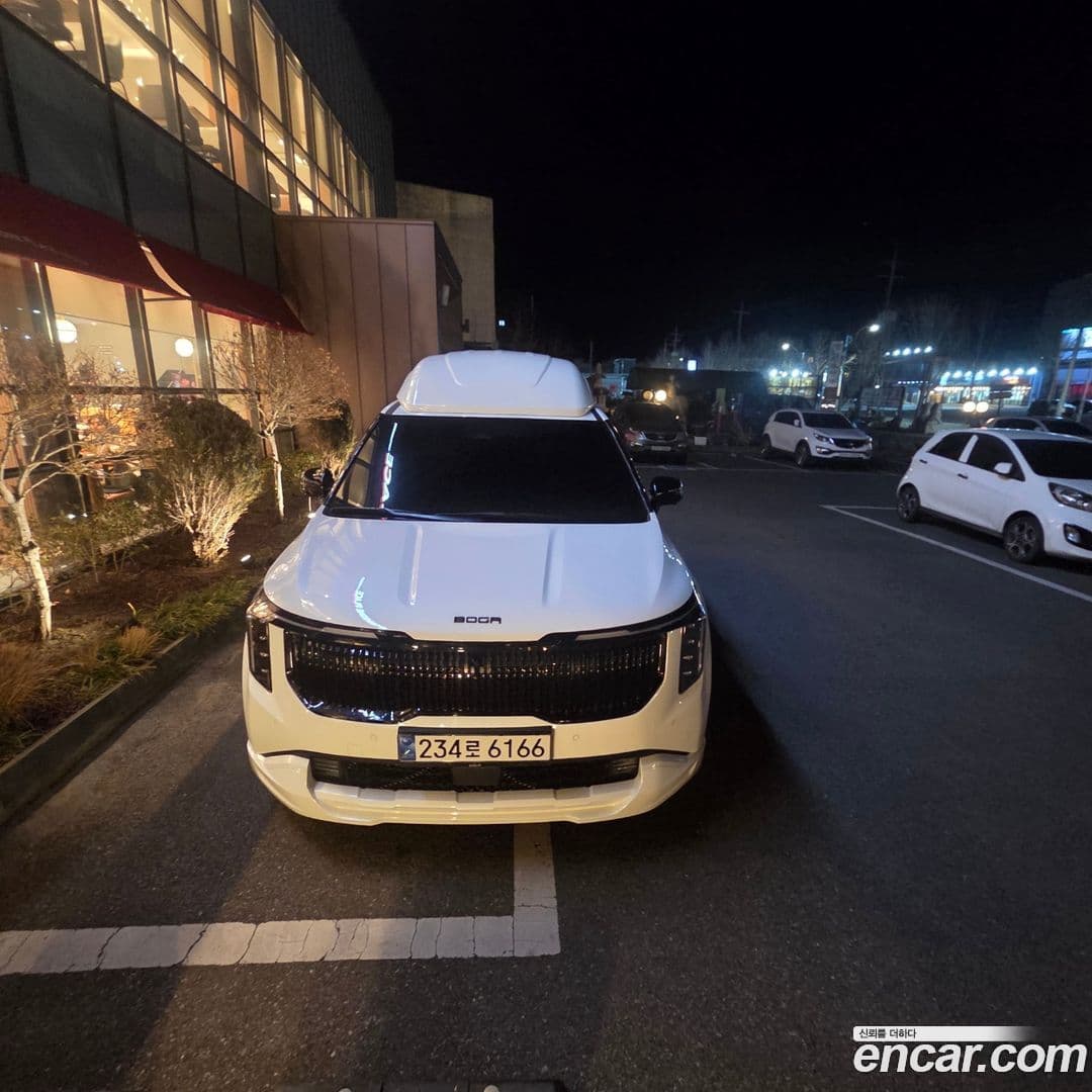 Main__Slider__Photo:Canival Kia 2025.4-0