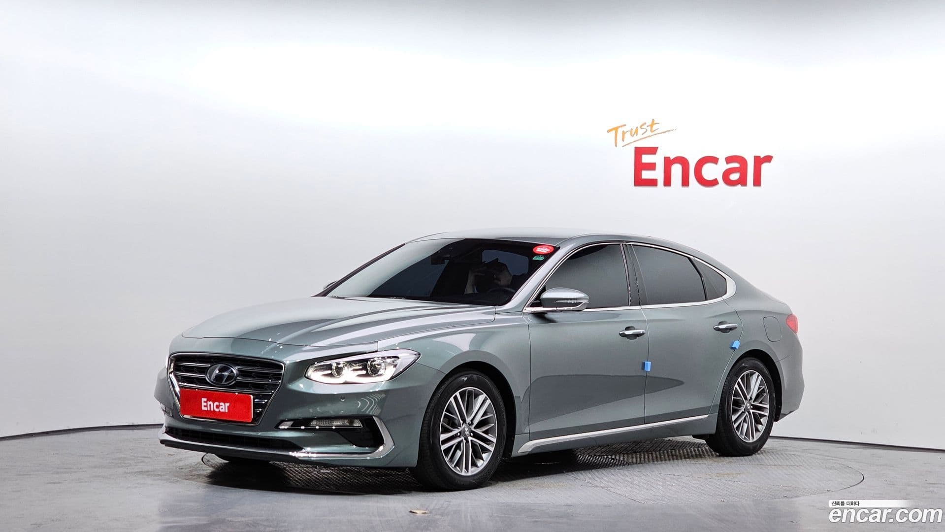 Main__Slider__Photo:Grandeur Hyundai 2018.3-0