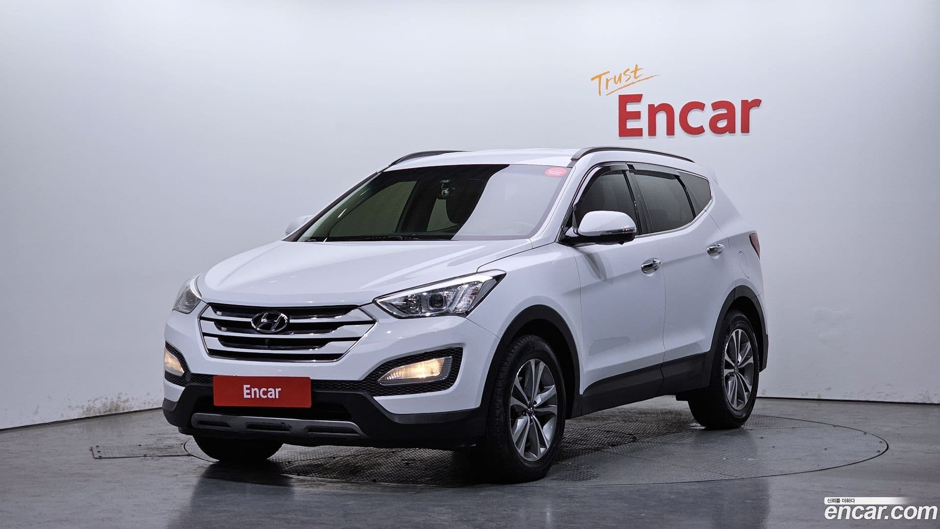 Main__Slider__Photo:Santafe Hyundai 2015.5-0