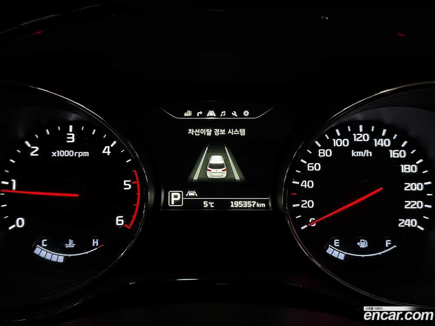 Canival Kia 2017.4-OPTION-015