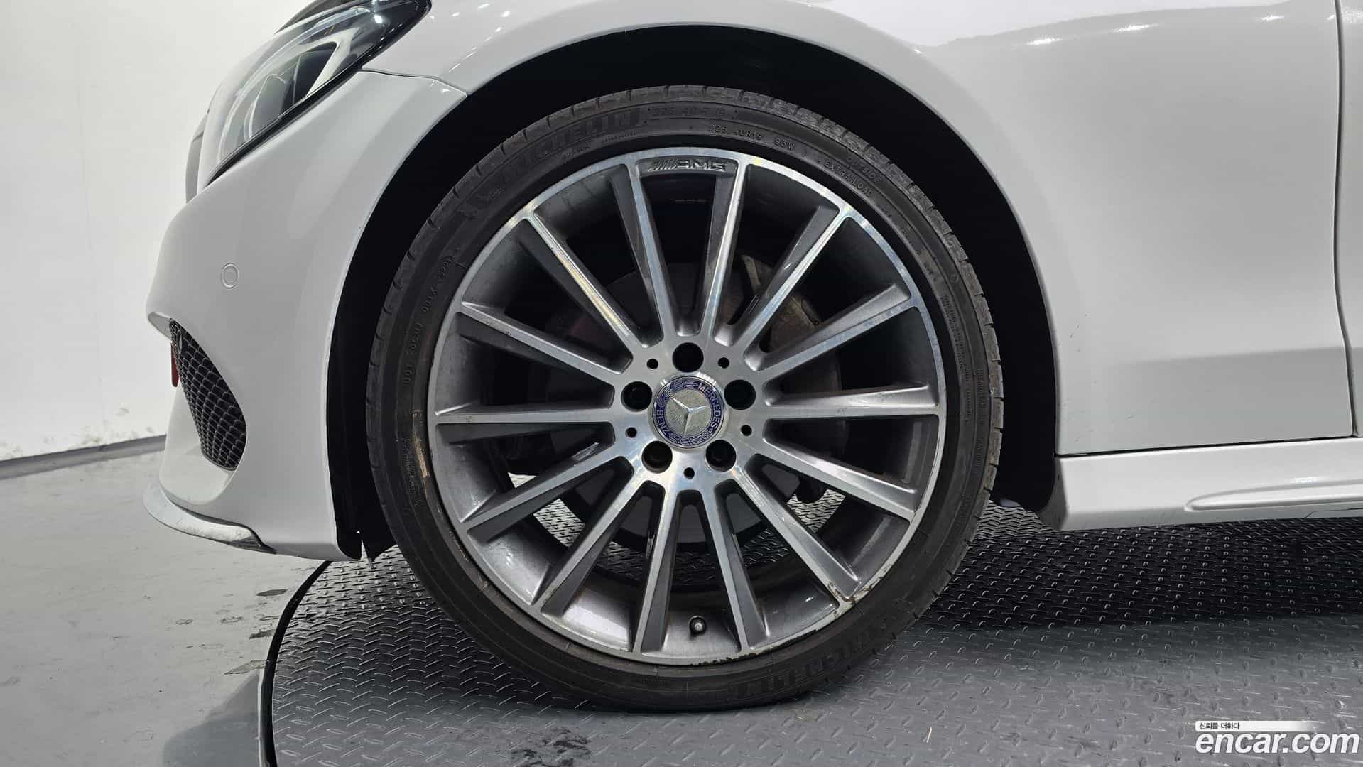 C-Class Mercedes-Benz 2017.0-OUTER-005