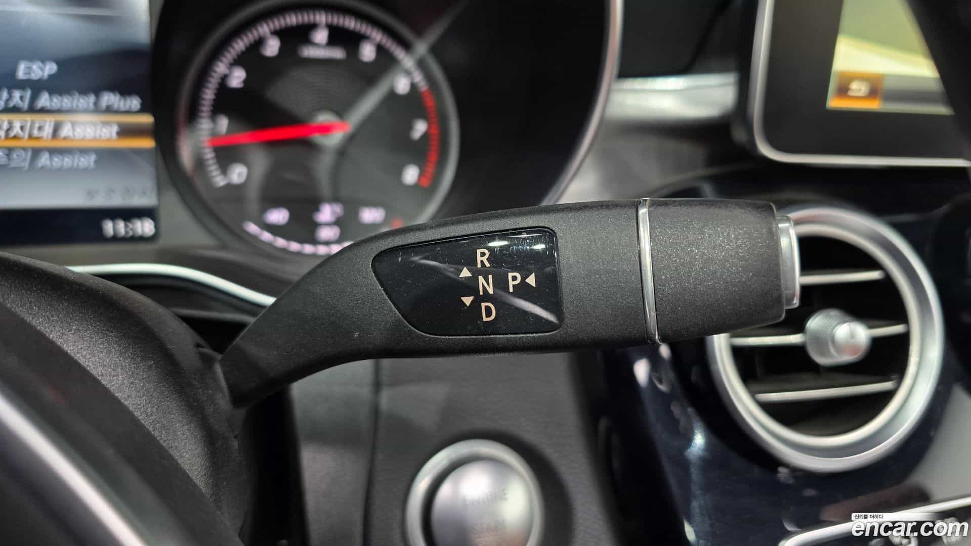 C-Class Mercedes-Benz 2017.0-INNER-009