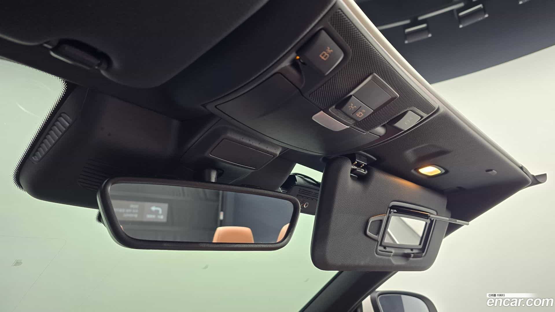 C-Class Mercedes-Benz 2017.0-OPTION-024
