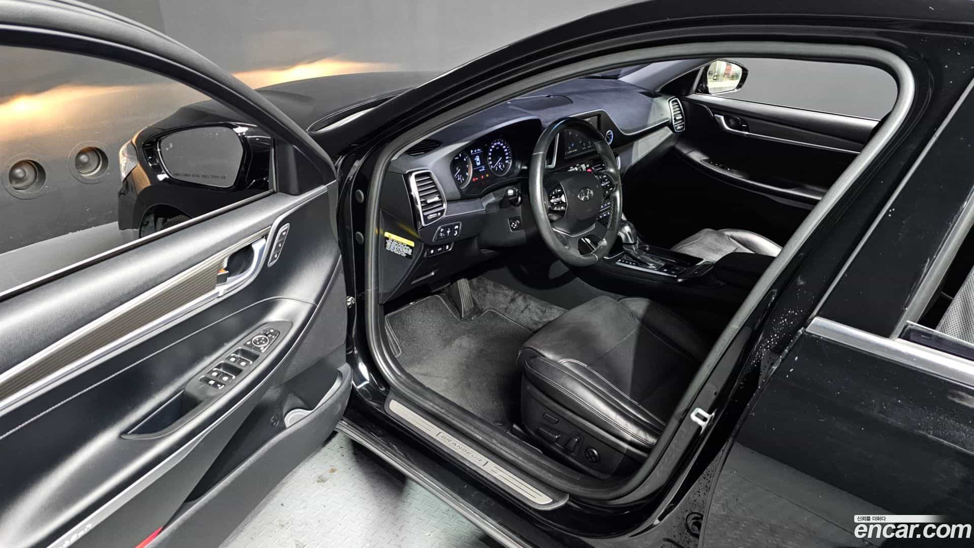 Grandeur Hyundai 2017.8-INNER-010
