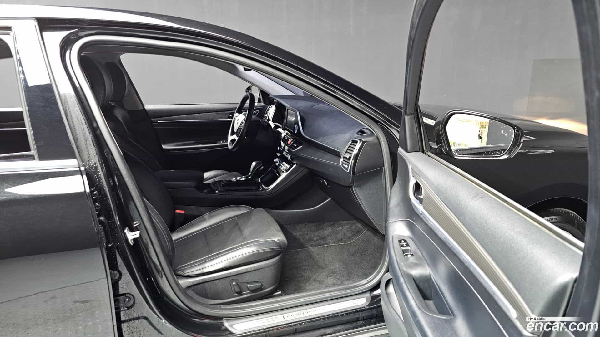 Grandeur Hyundai 2017.8-OPTION-015